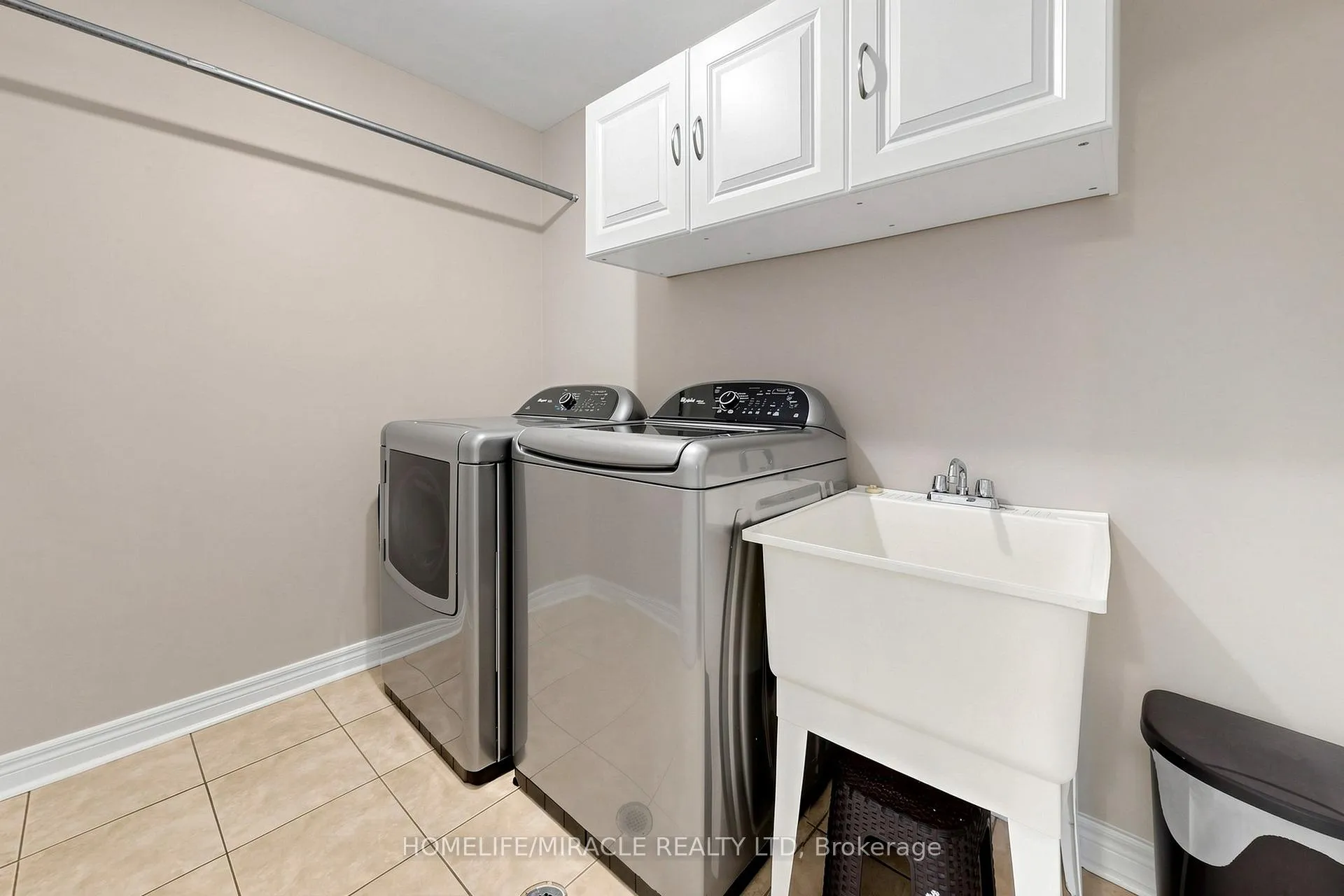 Photo 29 of 1026 Holdsworth Crescent, Milton, Coates — HOMEH