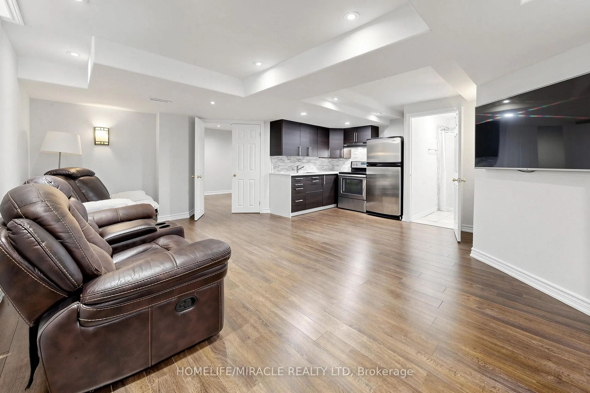 Photo 33 of 1026 Holdsworth Crescent, Milton, Coates — HOMEH