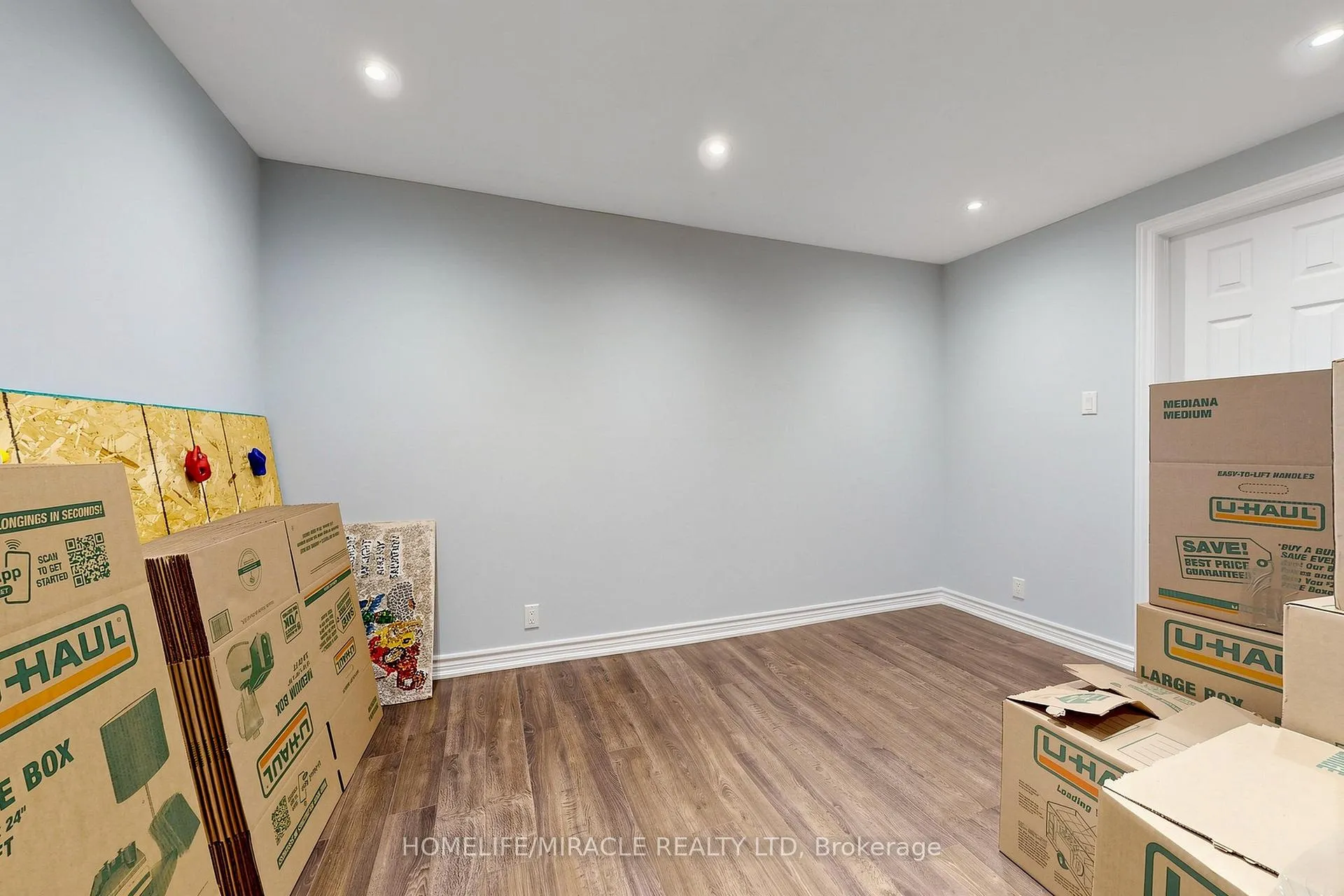Photo 39 of 1026 Holdsworth Crescent, Milton, Coates — HOMEH