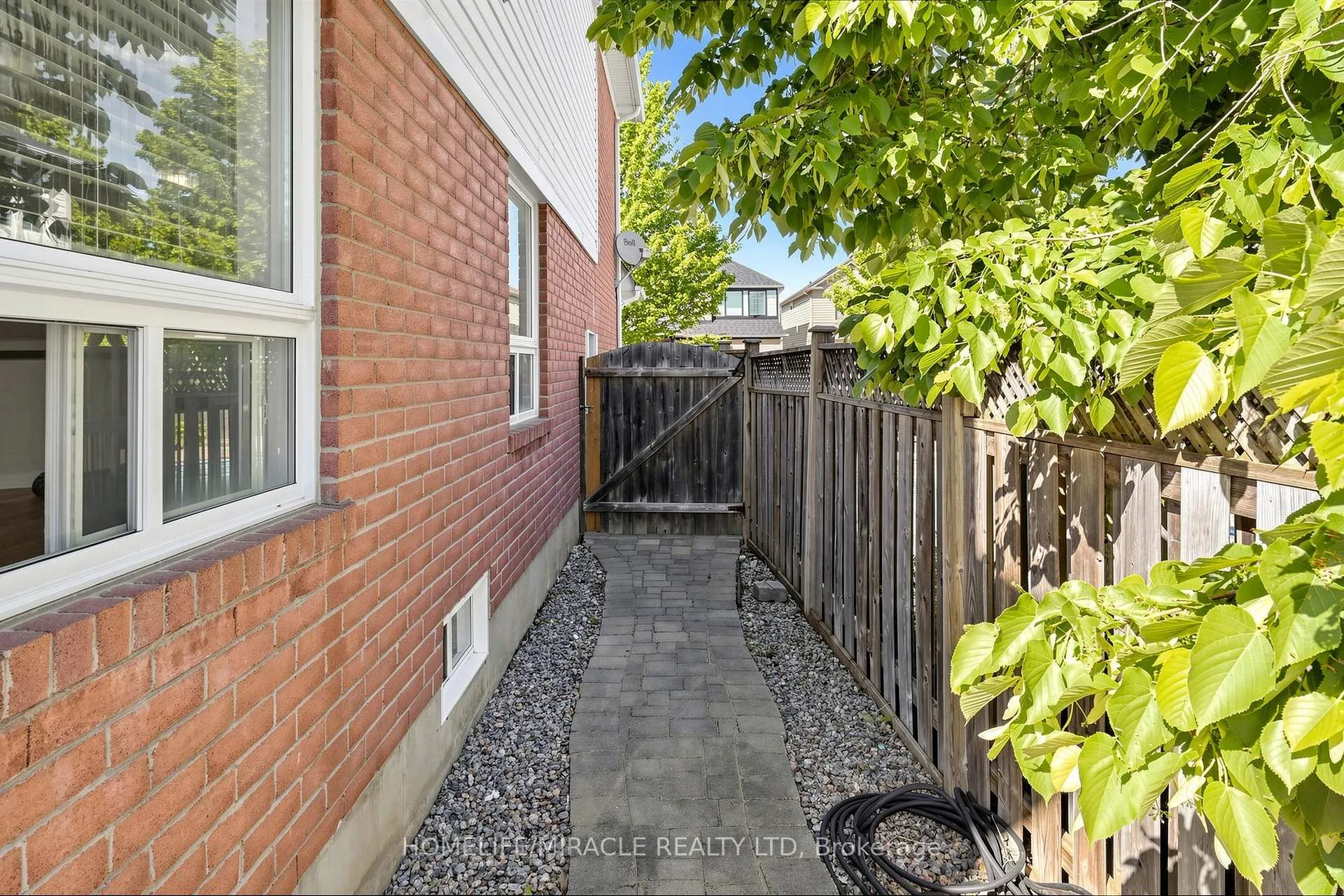 Photo 50 of 1026 Holdsworth Crescent, Milton, Coates — HOMEH