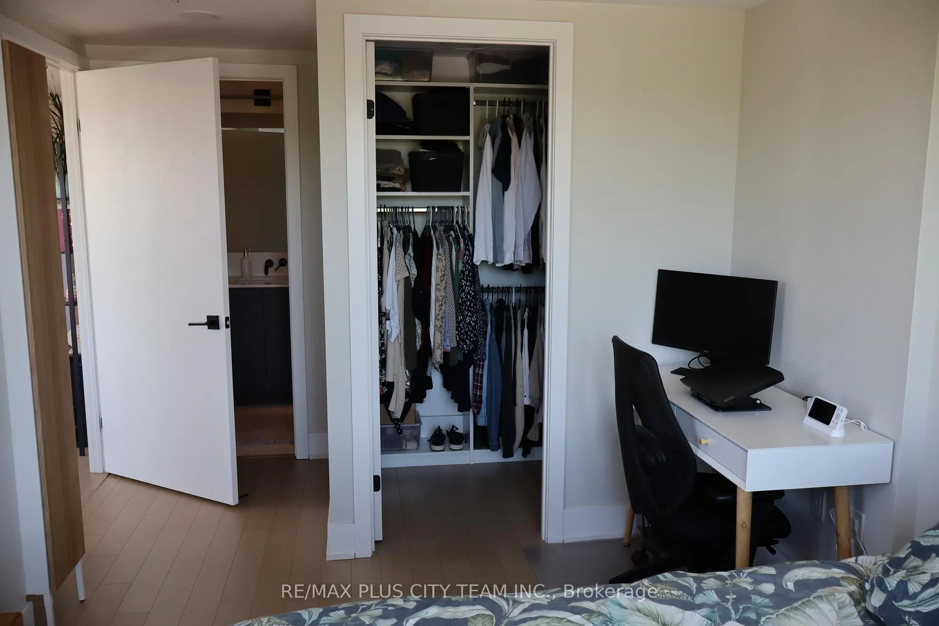 Photo 6 of Unit 507, 1888 Queen Street E, Toronto, The Beaches — HOMEH