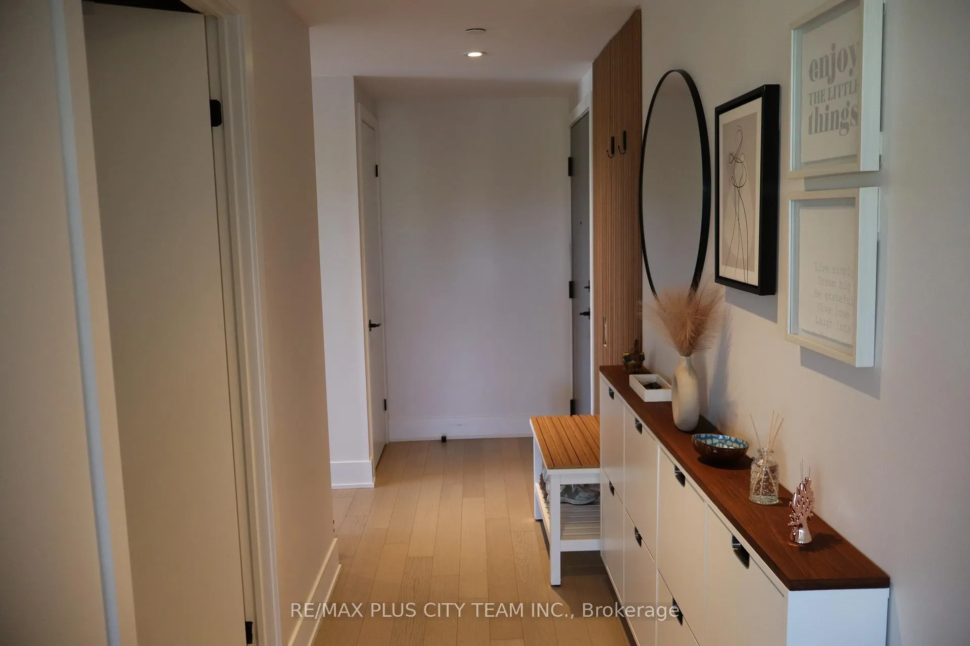 Photo 14 of Unit 507, 1888 Queen Street E, Toronto, The Beaches — HOMEH
