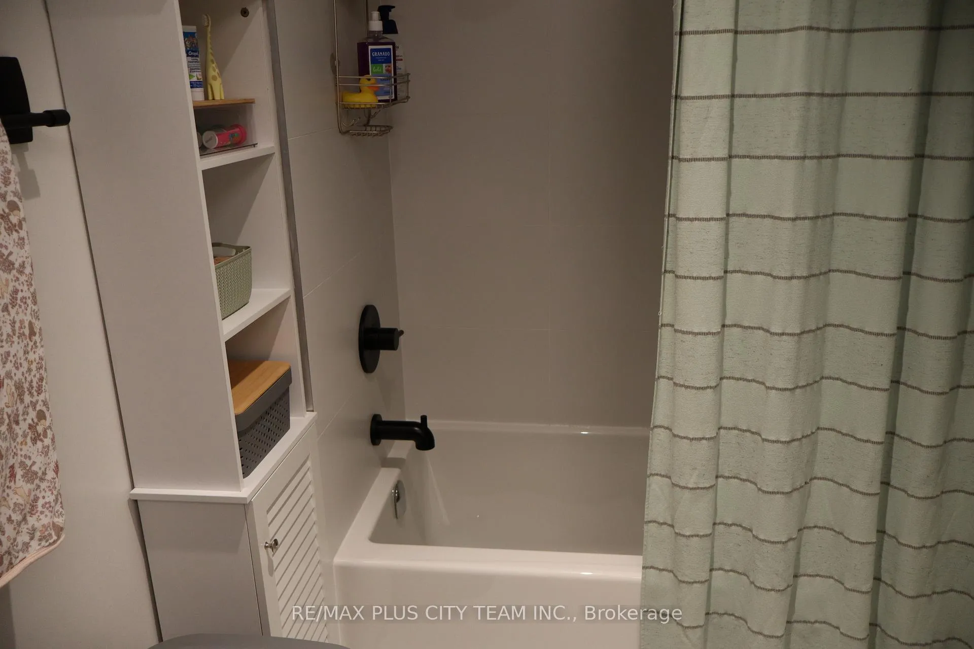 Photo 17 of Unit 507, 1888 Queen Street E, Toronto, The Beaches — HOMEH