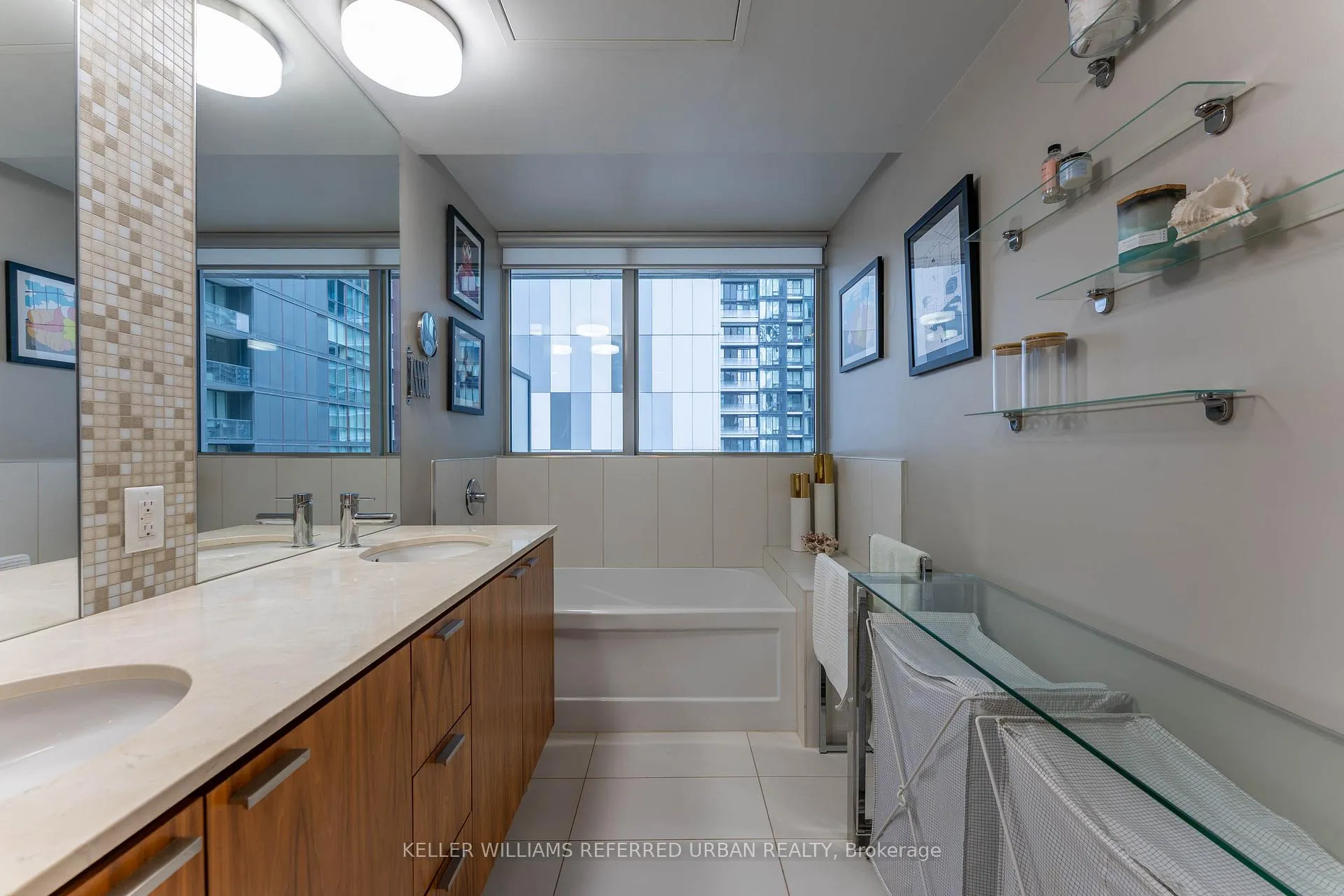 Photo 11 of Unit 2903, 375 King Street W, Toronto, Waterfront Communities — HOMEH