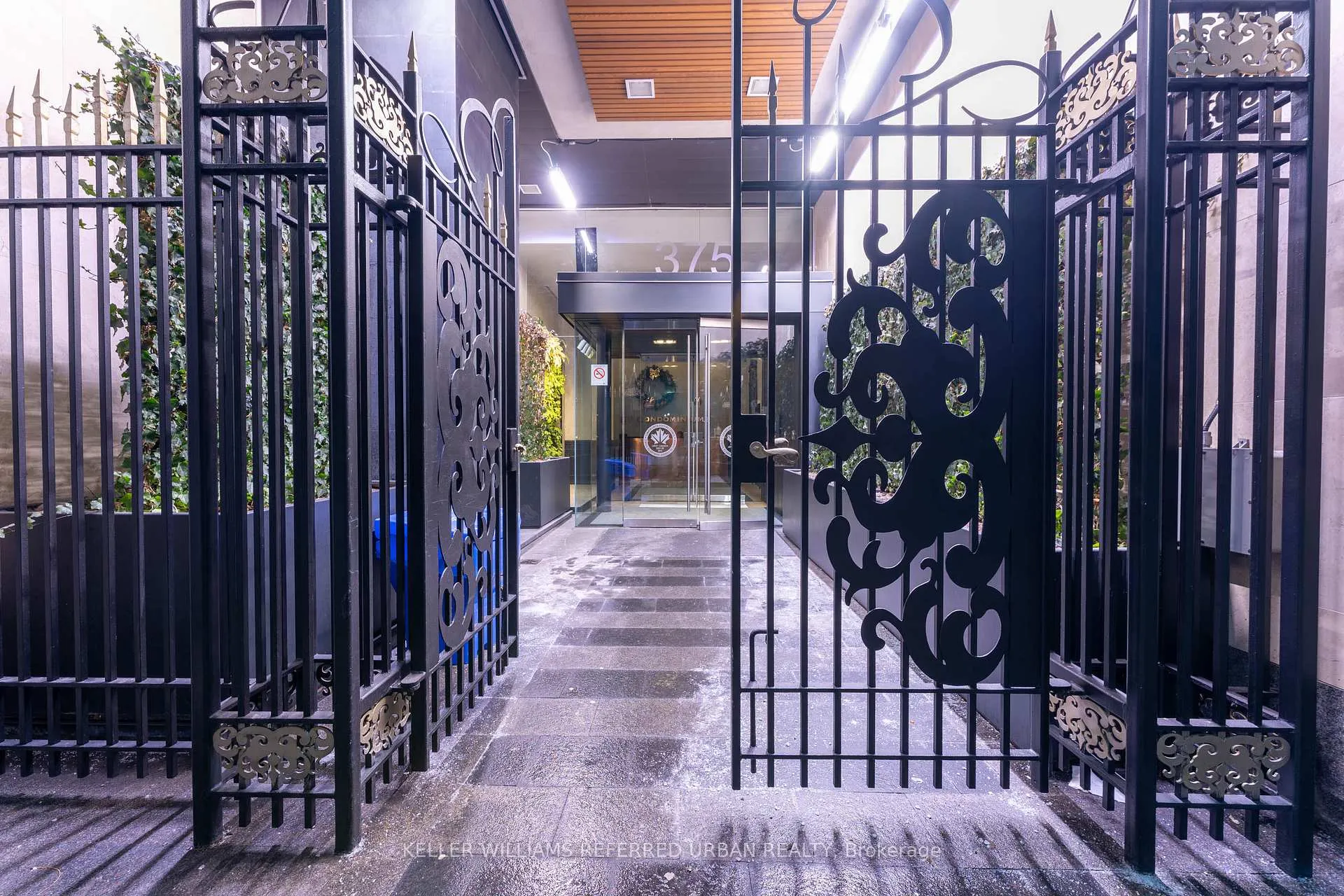 Photo 33 of Unit 2903, 375 King Street W, Toronto, Waterfront Communities — HOMEH