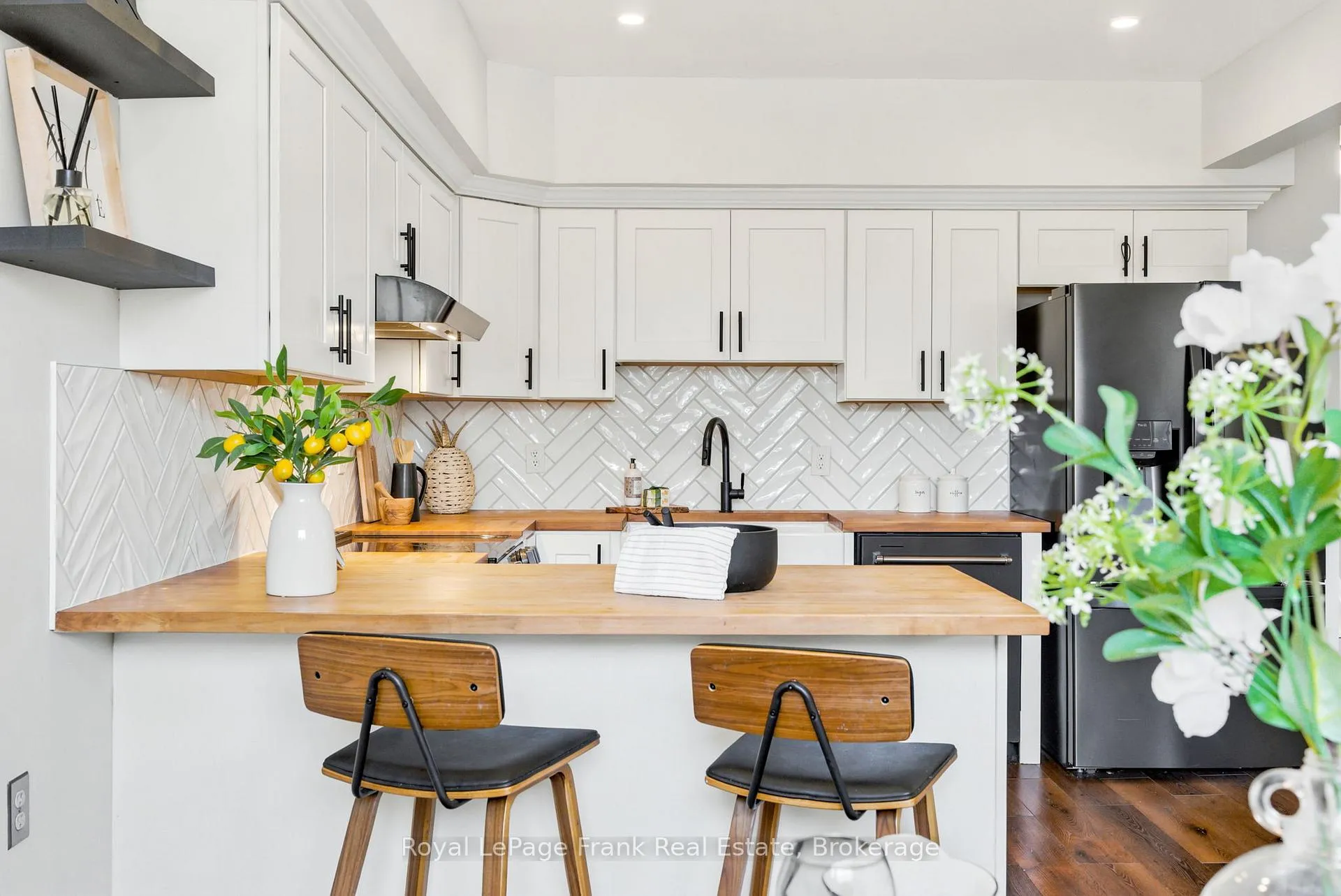 Photo 6 of 72 Broadlands Crescent, Clarington, Courtice — HOMEH
