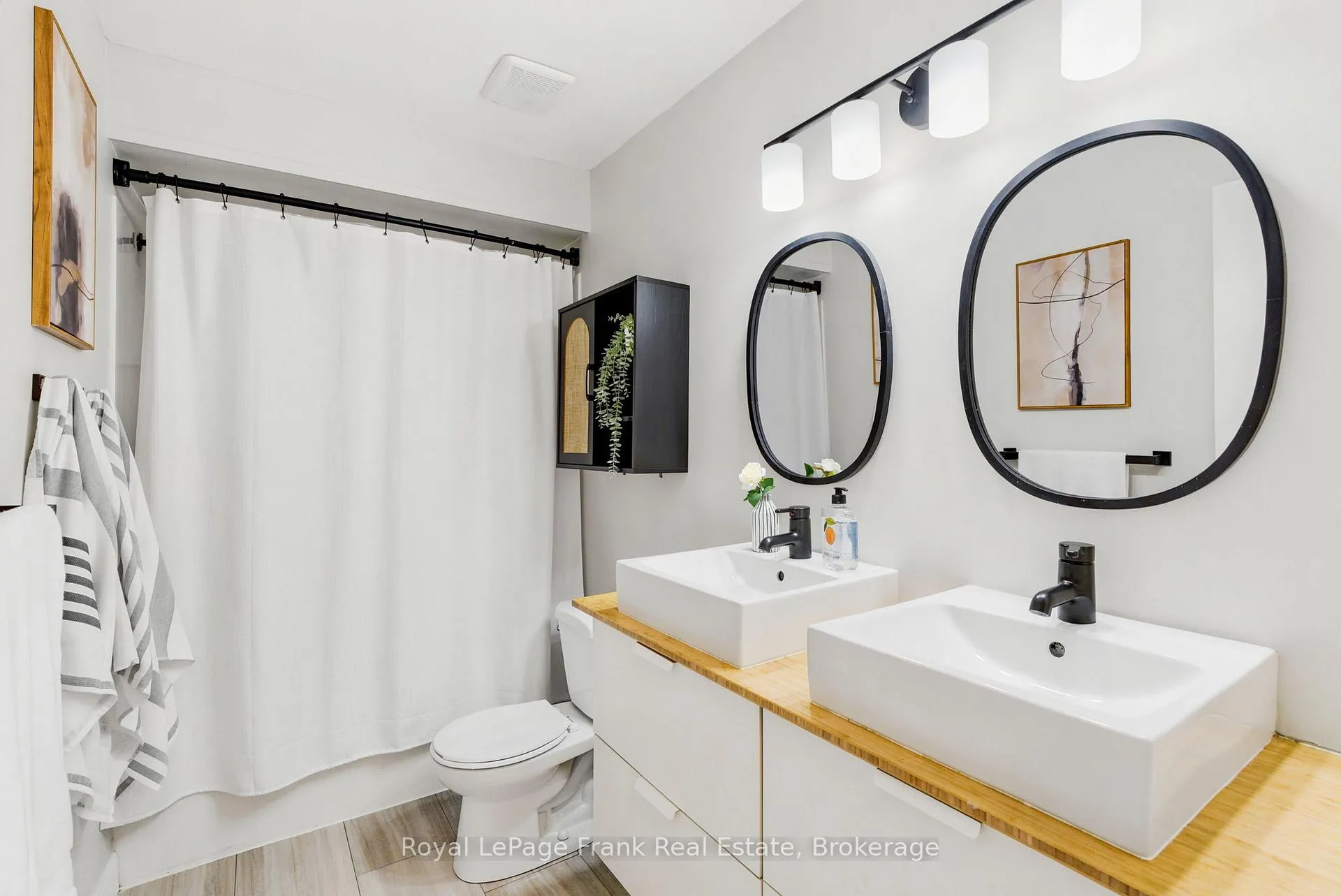 Photo 22 of 72 Broadlands Crescent, Clarington, Courtice — HOMEH