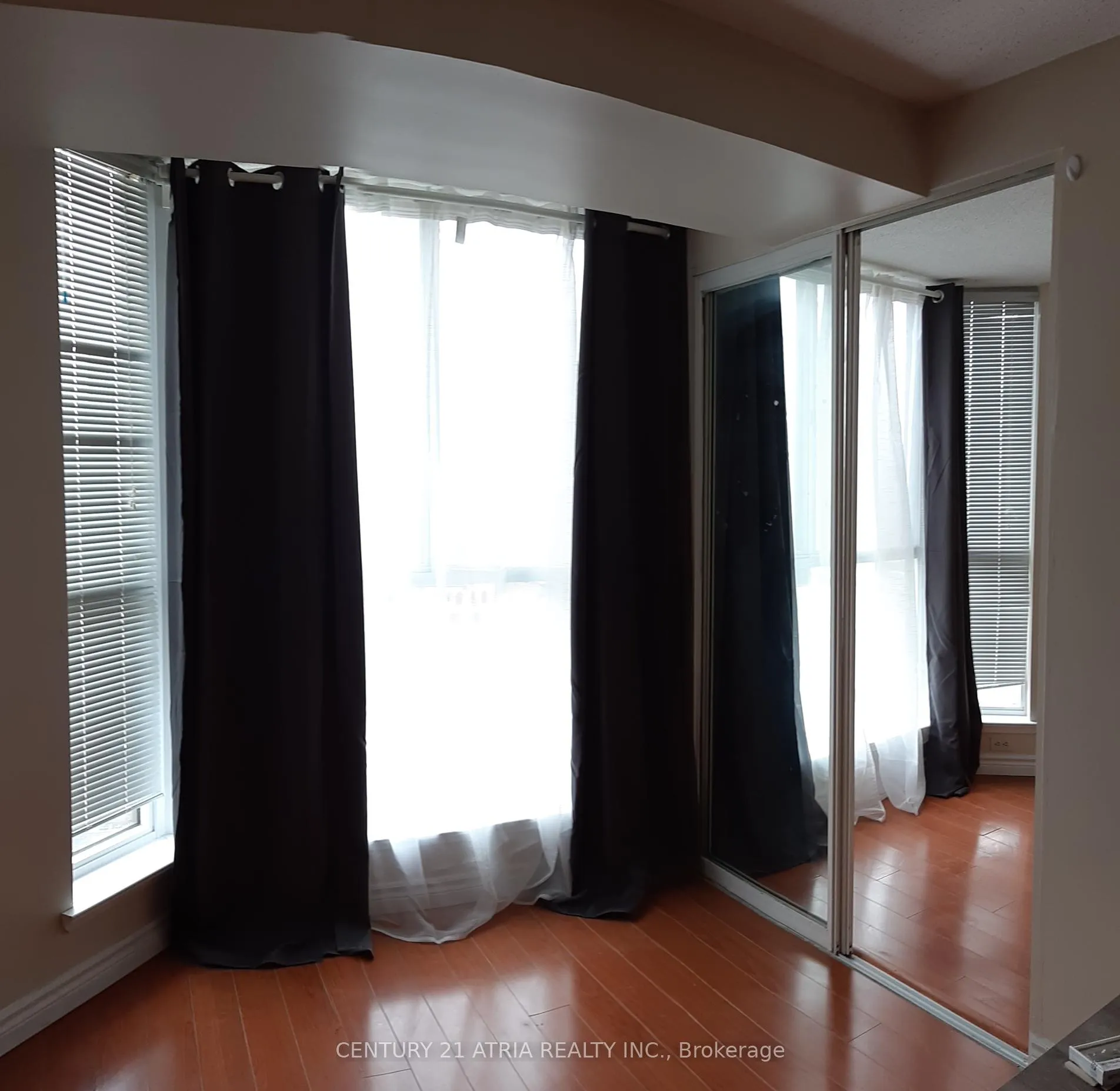 Photo 6 of Unit 1503, 1055 Bay Street, Toronto, Bay Street Corridor — HOMEH