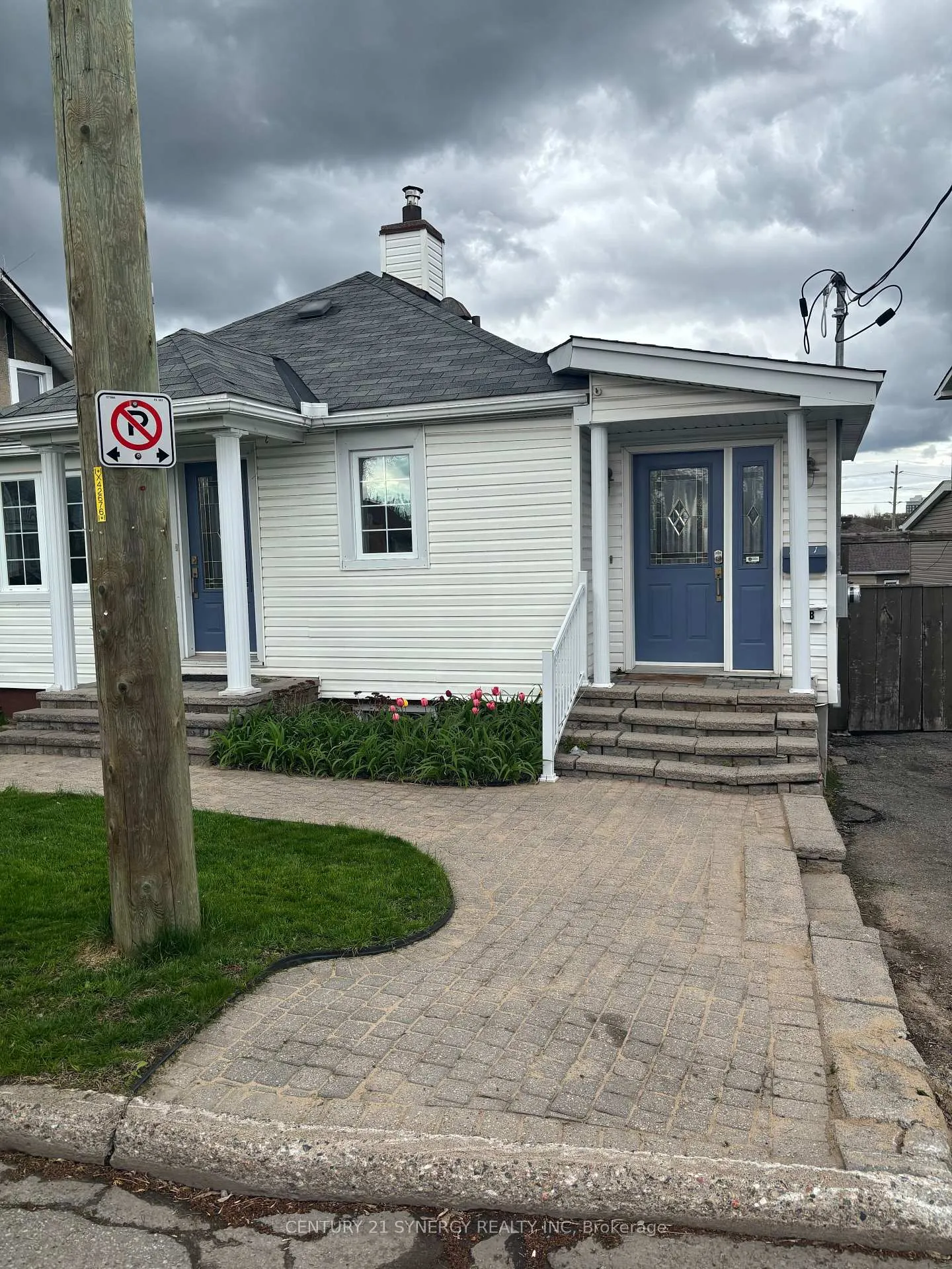 Photo 2 of 241 Bradley Avenue, Ottawa, Vanier — HOMEH