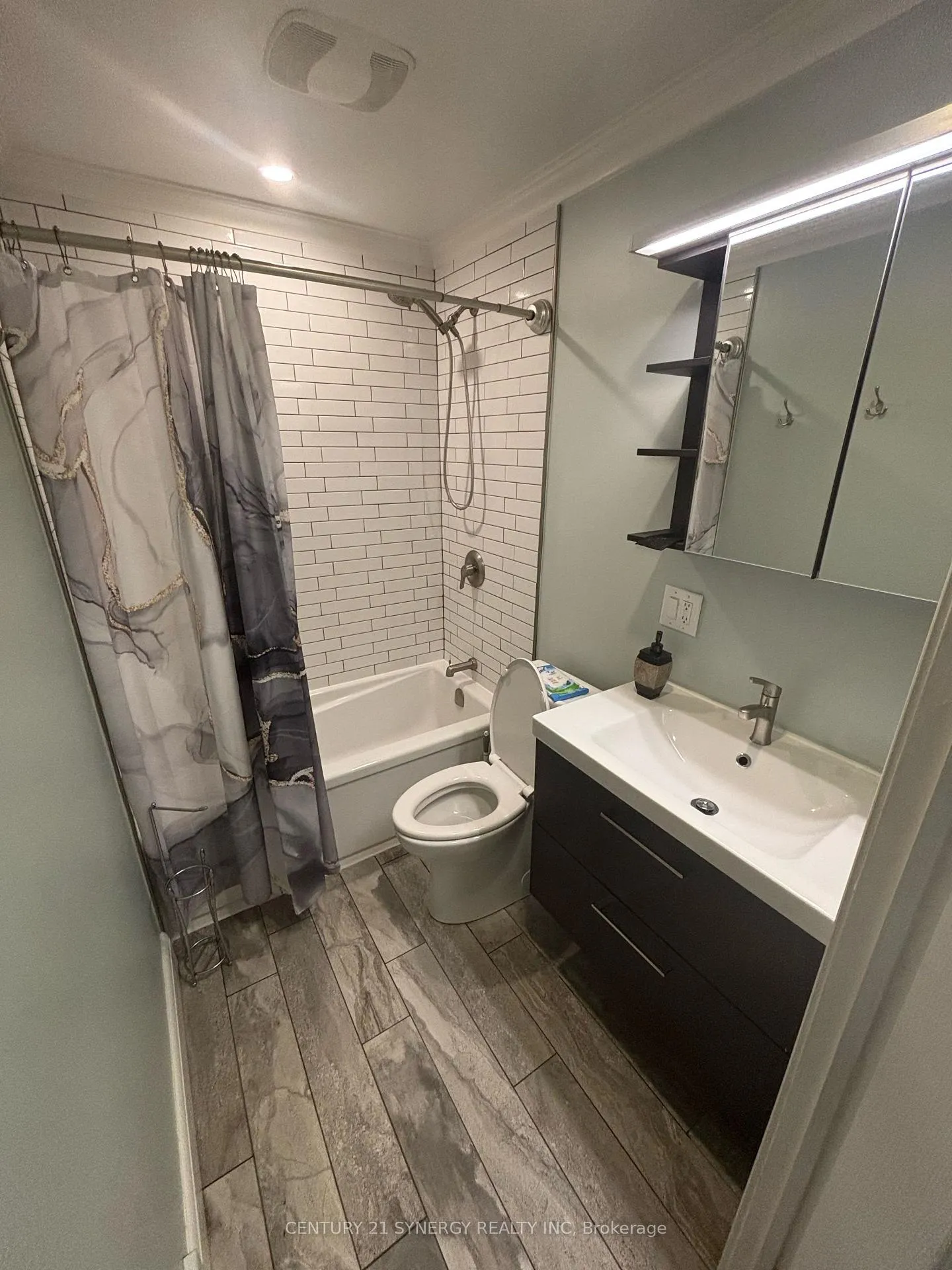 Photo 8 of 241 Bradley Avenue, Ottawa, Vanier — HOMEH
