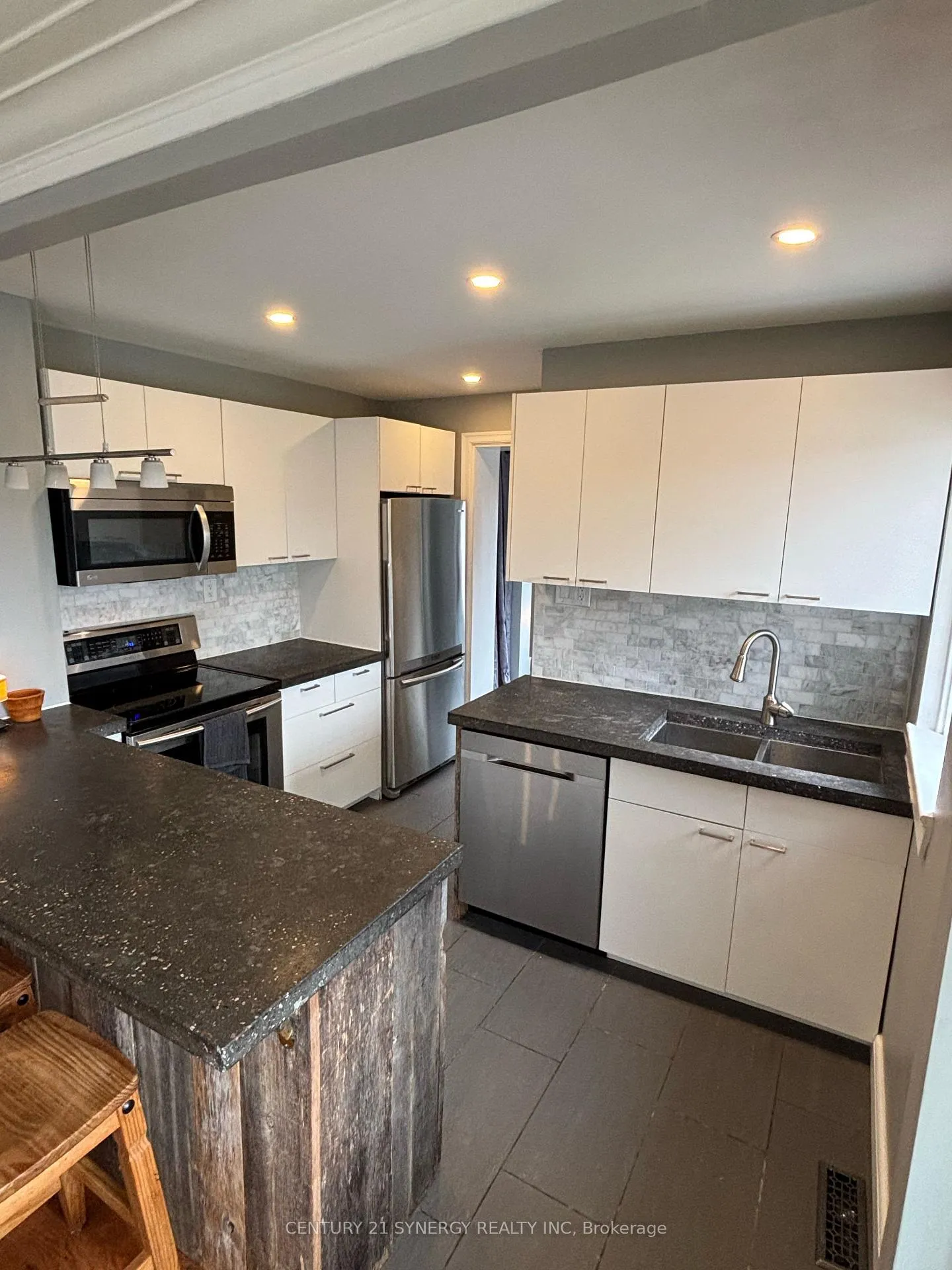 Photo 11 of 241 Bradley Avenue, Ottawa, Vanier — HOMEH