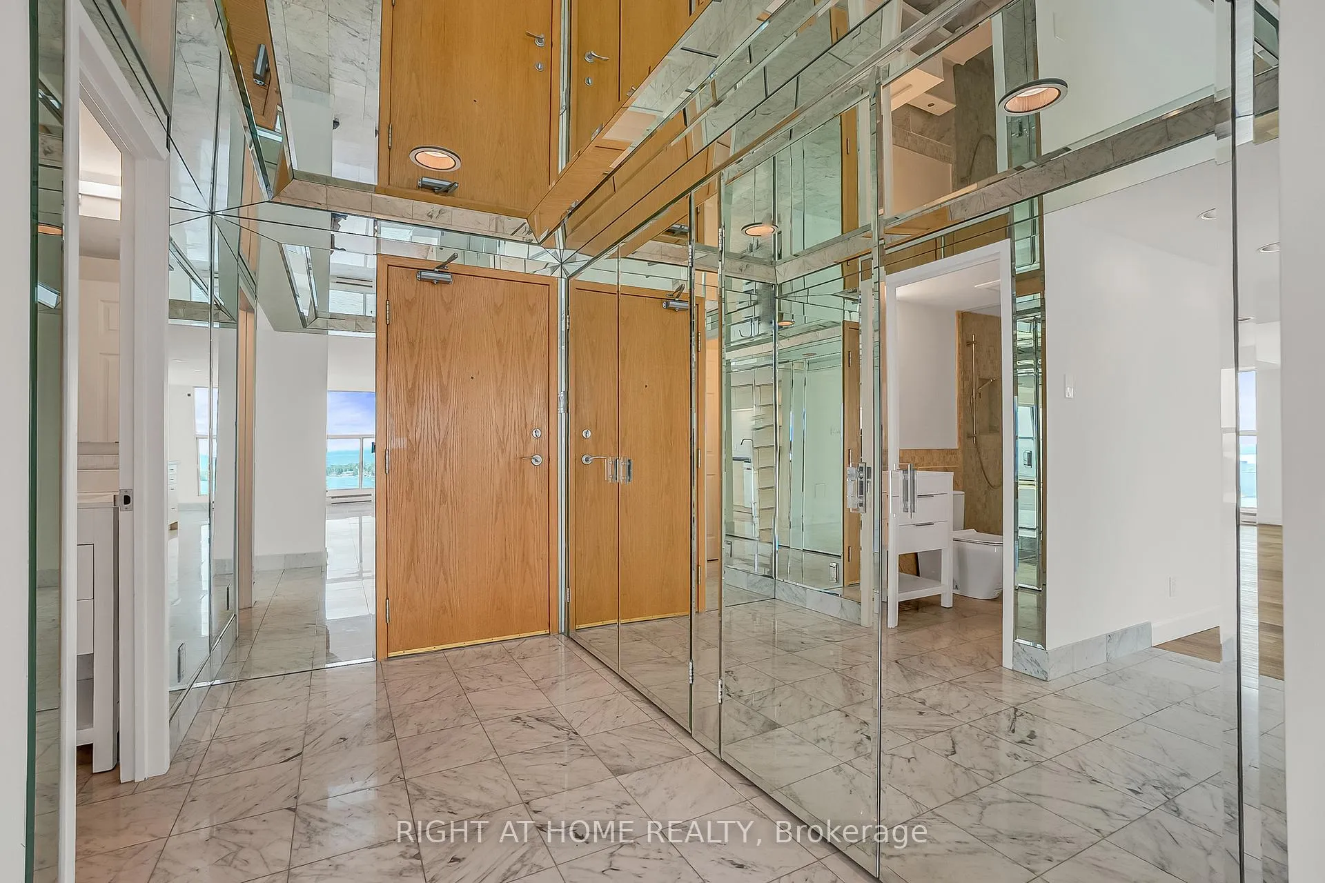 Photo 41 of Unit 3008, 99 Harbour Square, Toronto, Waterfront Communities — HOMEH