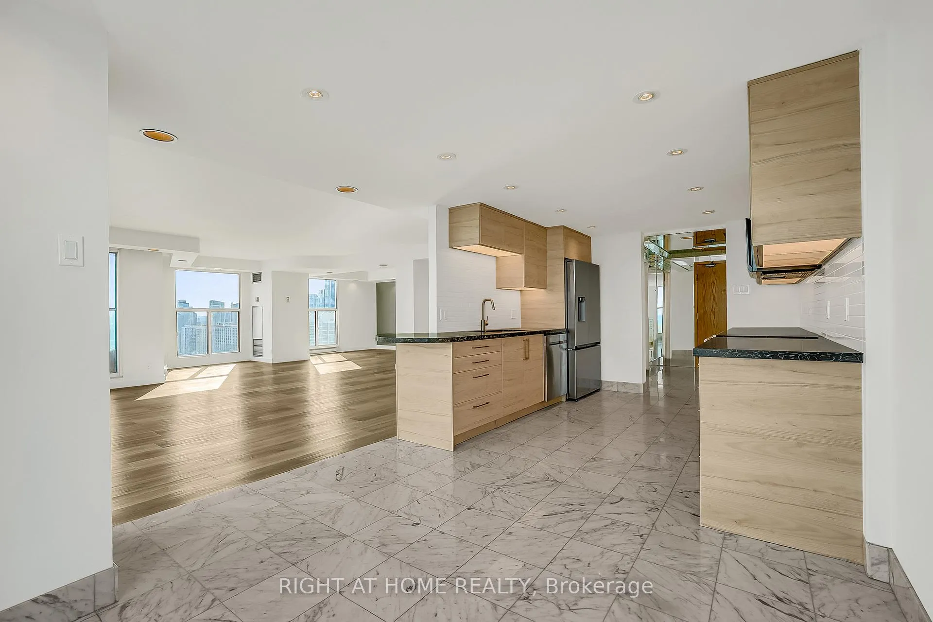 Photo 15 of Unit 3008, 99 Harbour Square, Toronto, Waterfront Communities — HOMEH