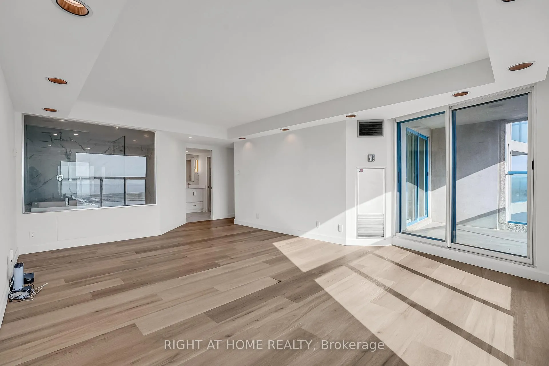 Photo 20 of Unit 3008, 99 Harbour Square, Toronto, Waterfront Communities — HOMEH