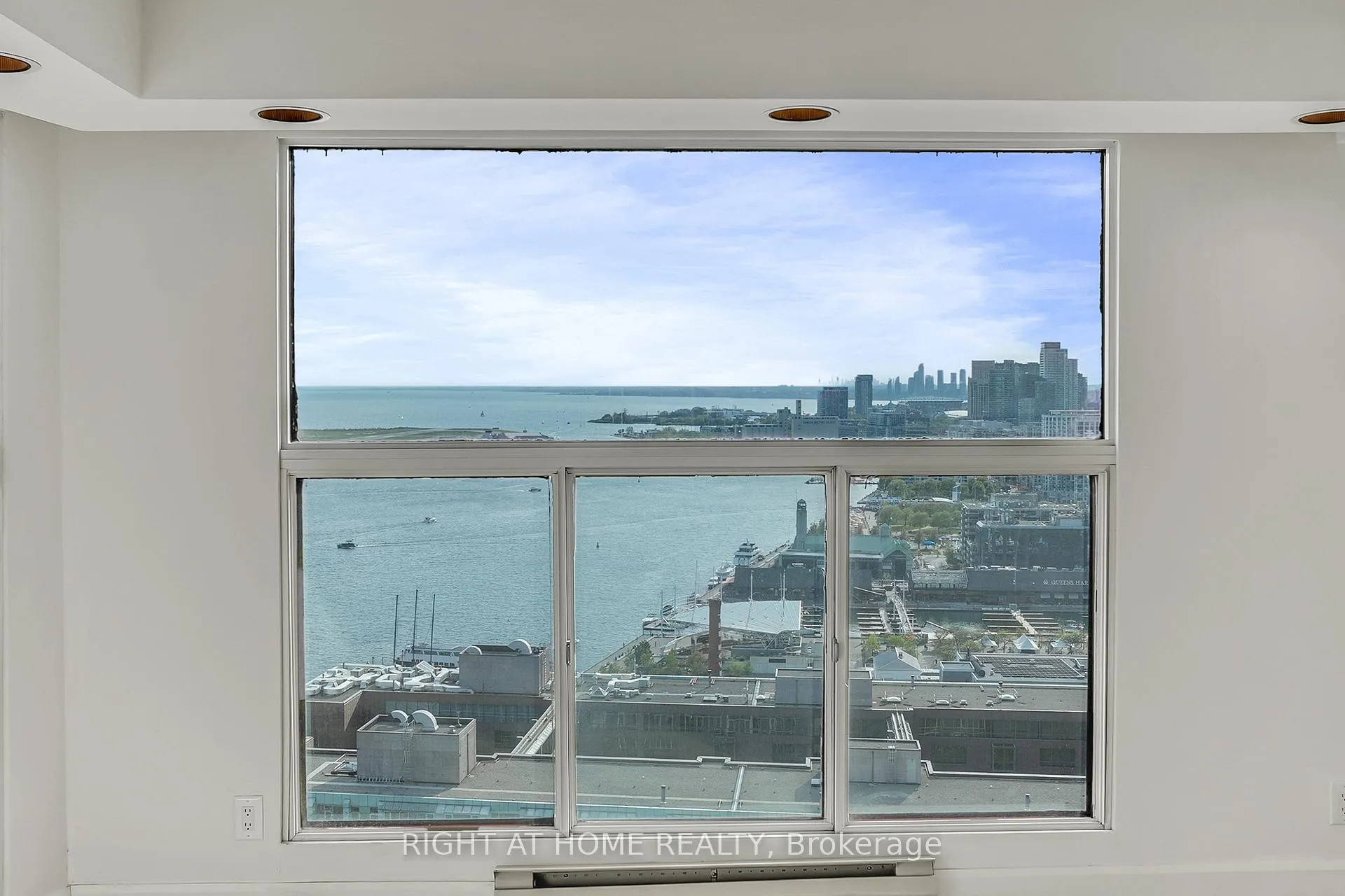 Photo 22 of Unit 3008, 99 Harbour Square, Toronto, Waterfront Communities — HOMEH