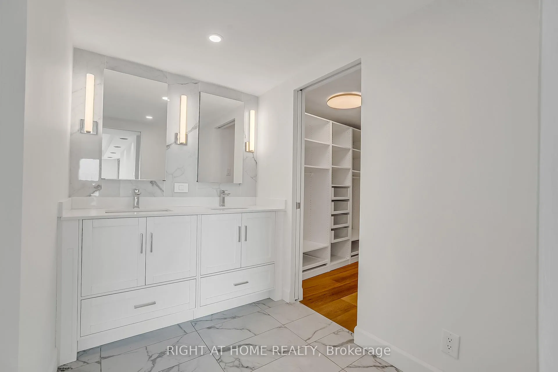 Photo 24 of Unit 3008, 99 Harbour Square, Toronto, Waterfront Communities — HOMEH