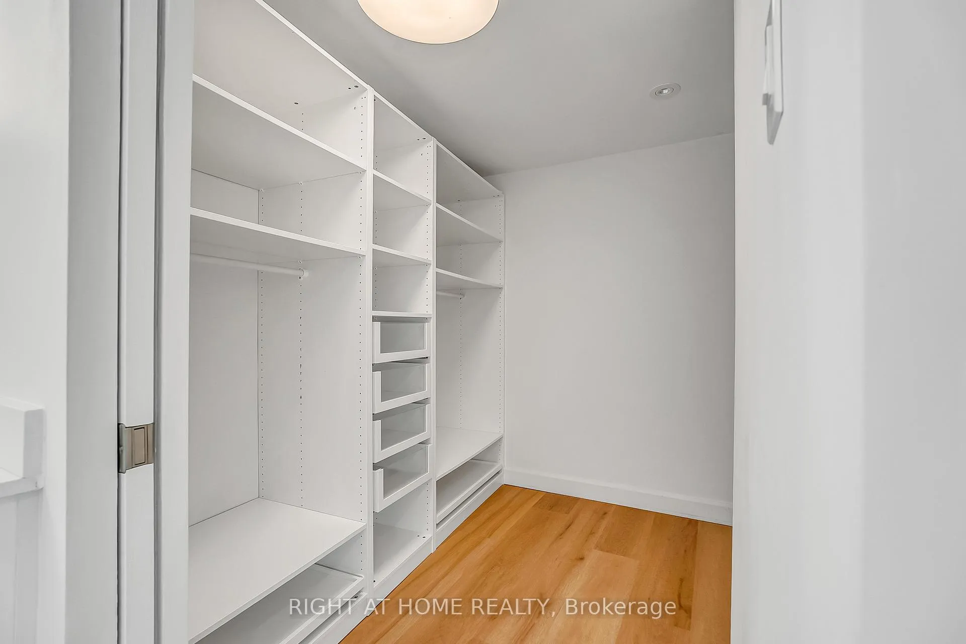 Photo 27 of Unit 3008, 99 Harbour Square, Toronto, Waterfront Communities — HOMEH