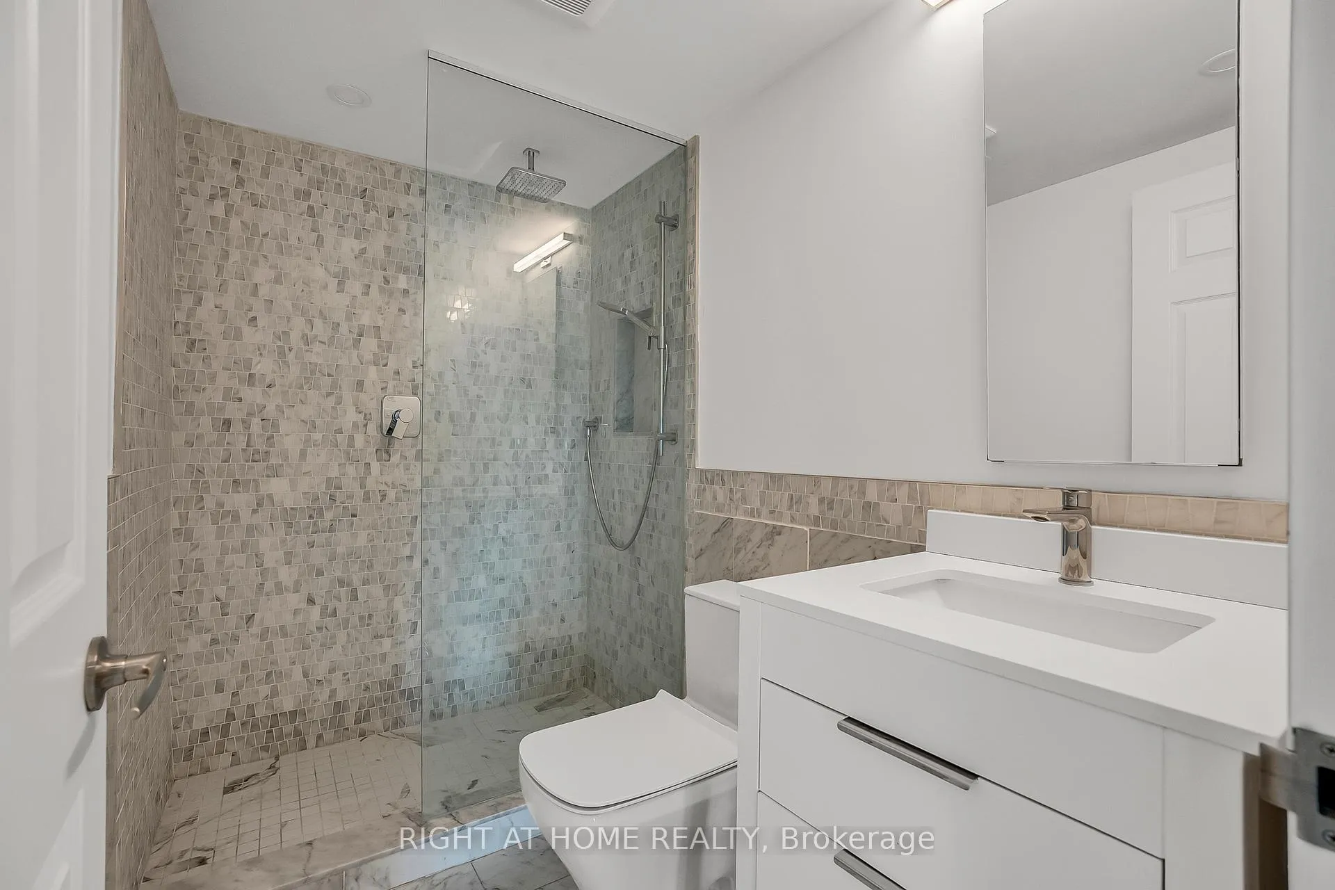 Photo 31 of Unit 3008, 99 Harbour Square, Toronto, Waterfront Communities — HOMEH