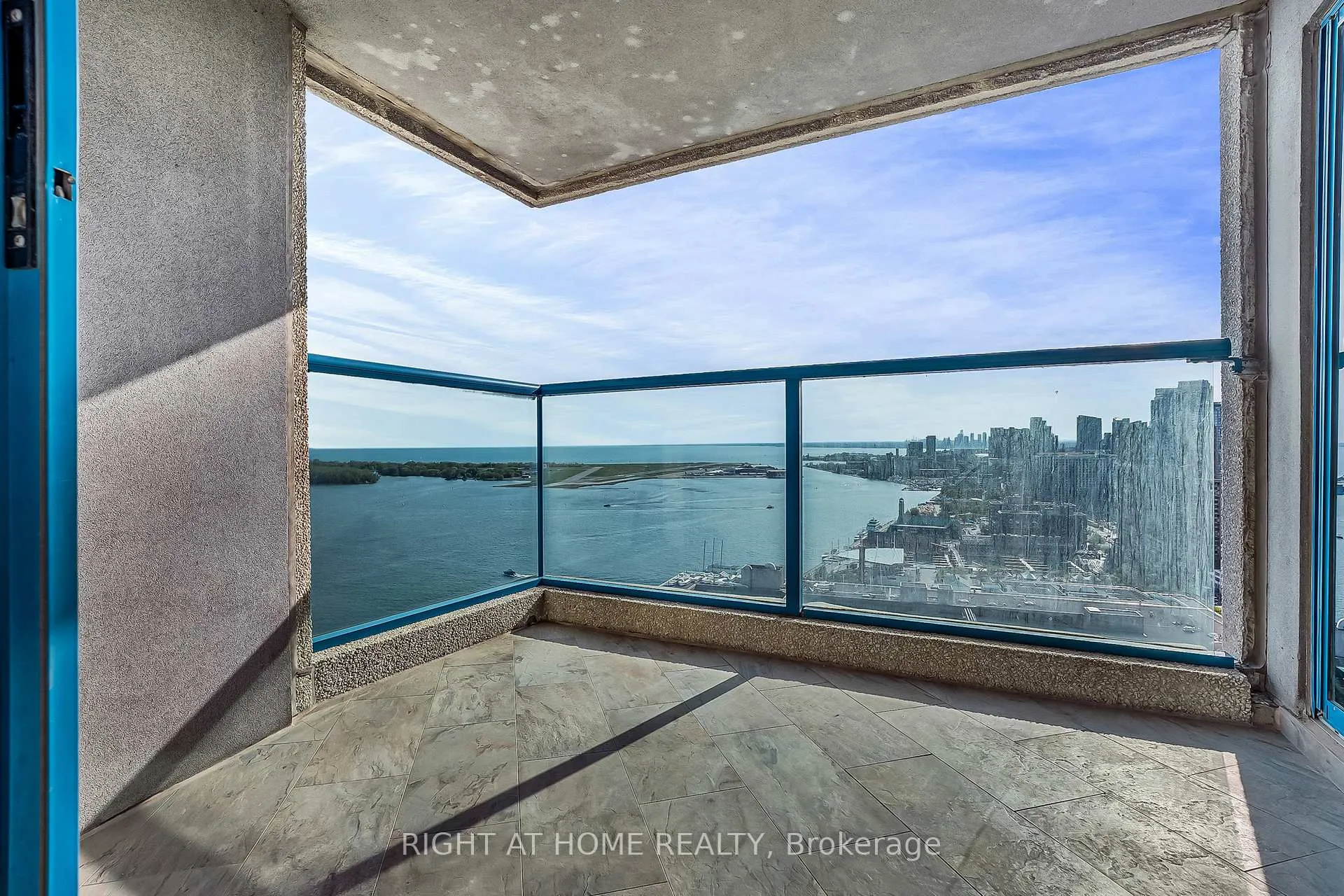 Photo 33 of Unit 3008, 99 Harbour Square, Toronto, Waterfront Communities — HOMEH