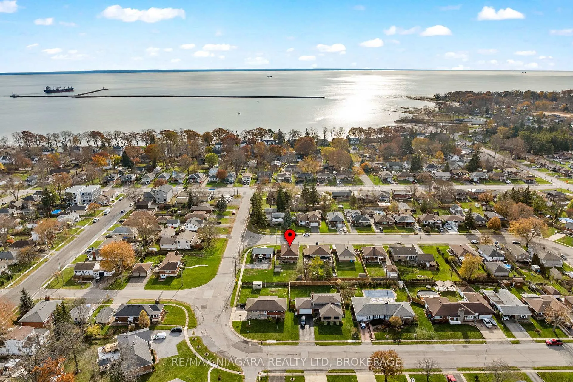 Photo 2 of 7 South Crescent, Port Colborne, Sugarloaf — HOMEH