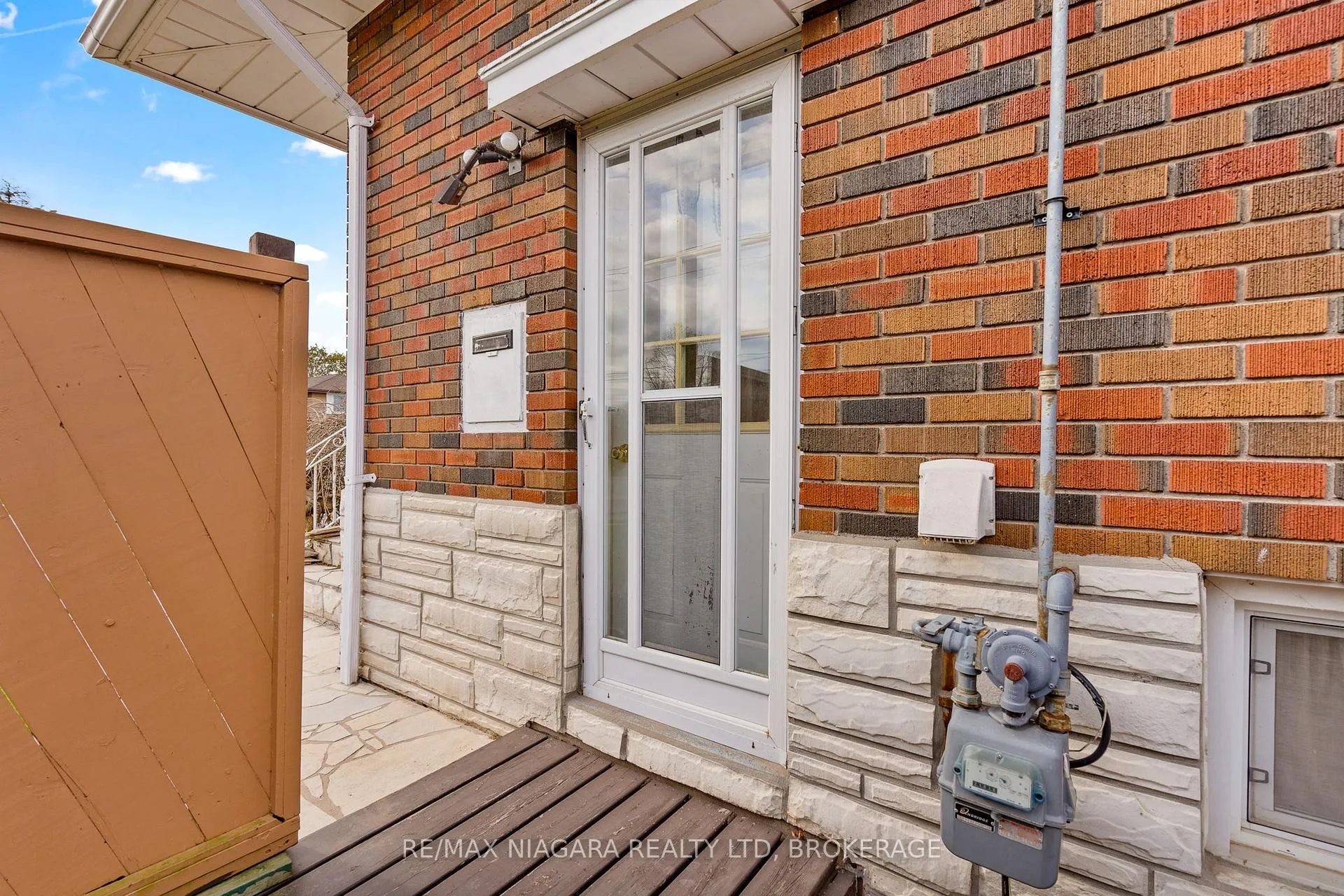 Photo 9 of 7 South Crescent, Port Colborne, Sugarloaf — HOMEH