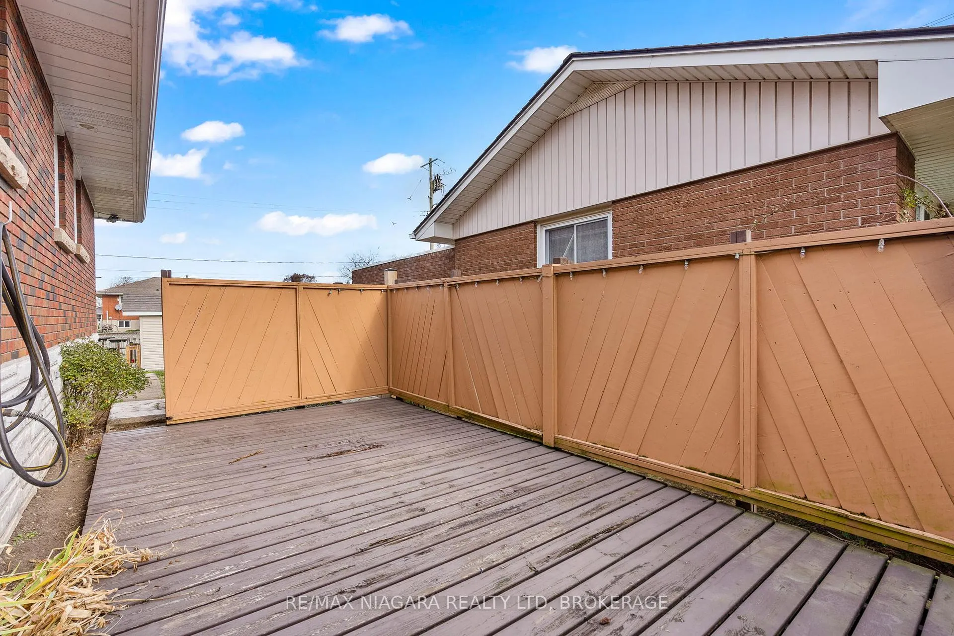 Photo 10 of 7 South Crescent, Port Colborne, Sugarloaf — HOMEH