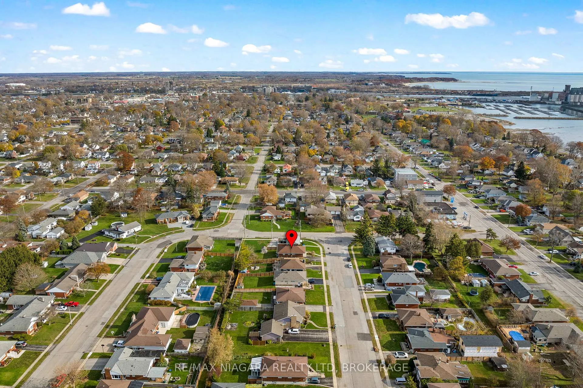 Photo 30 of 7 South Crescent, Port Colborne, Sugarloaf — HOMEH