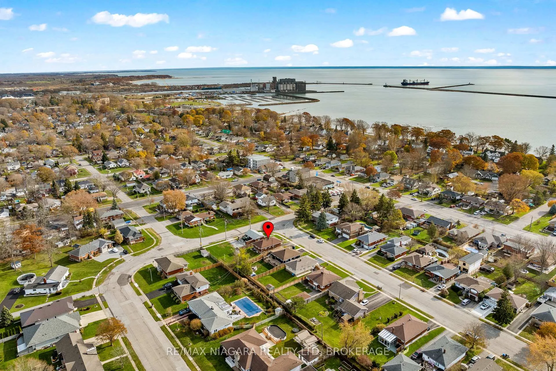 Photo 31 of 7 South Crescent, Port Colborne, Sugarloaf — HOMEH