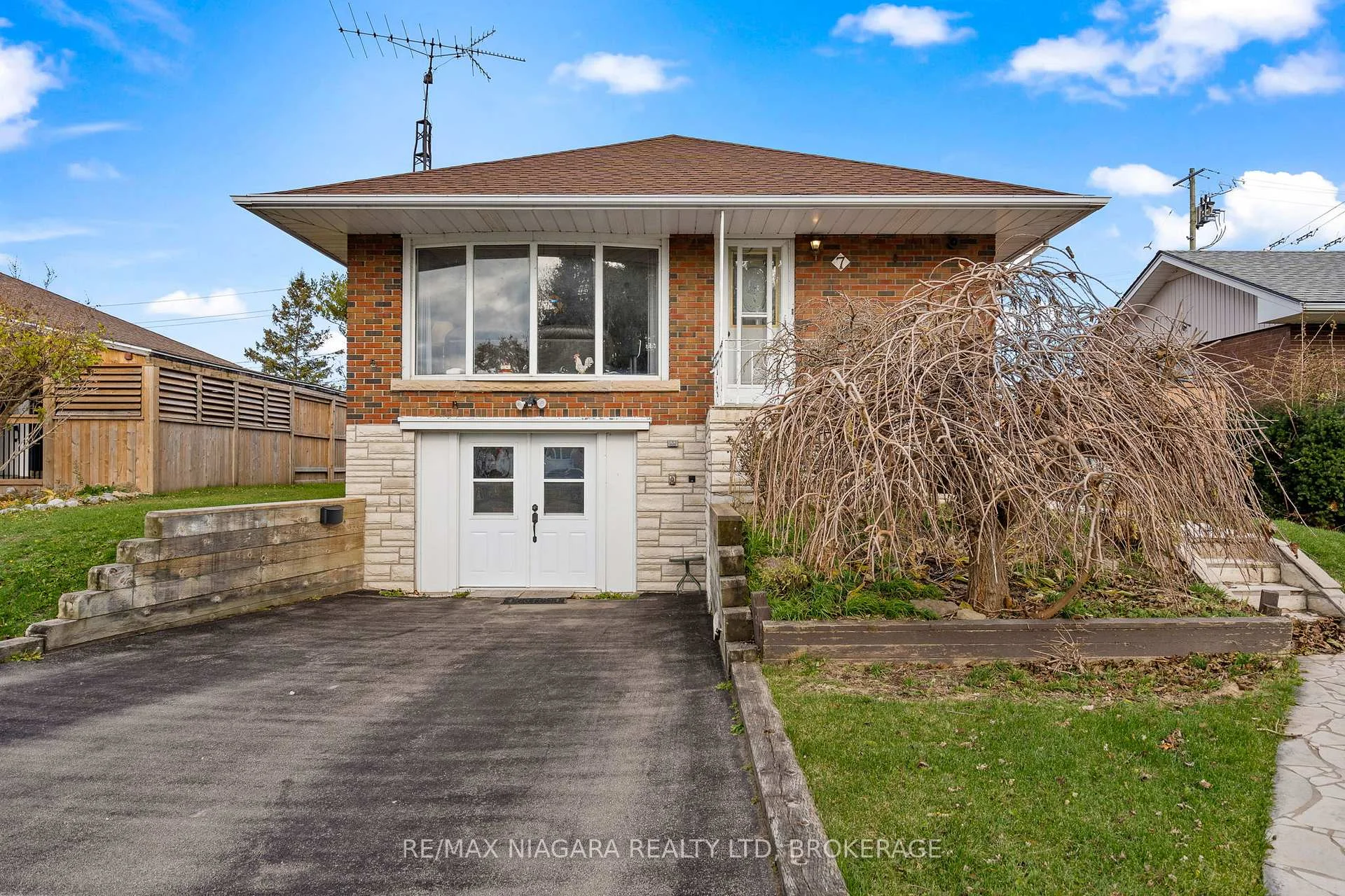 Photo 5 of 7 South Crescent, Port Colborne, Sugarloaf — HOMEH