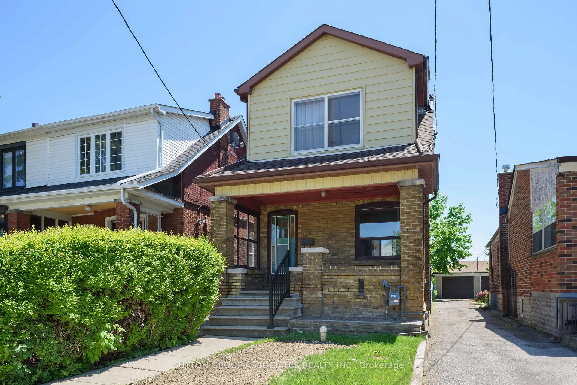 Front of 155 Earlsdale Avenue