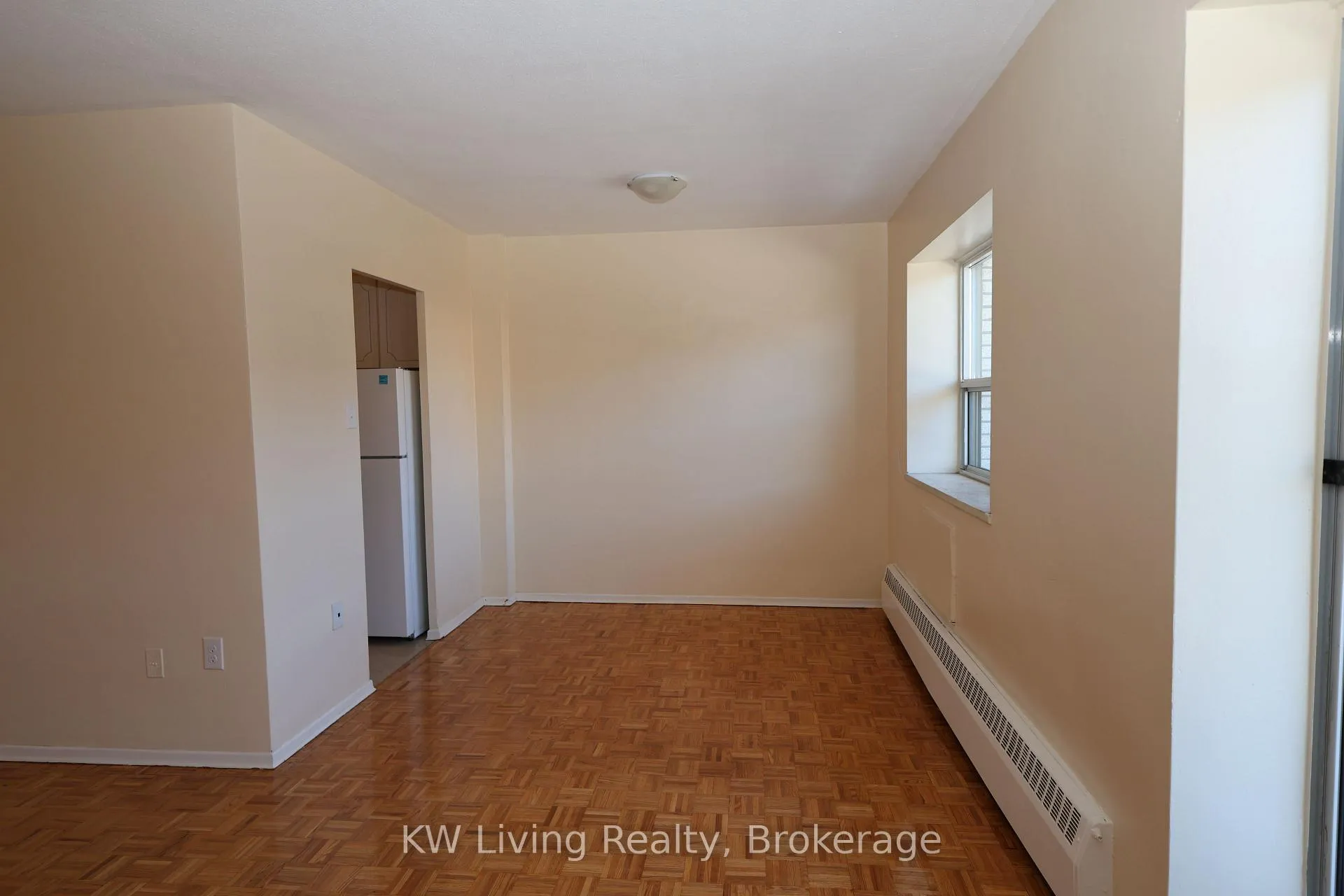 Photo 4 of Unit 309, 480 Lakeshore Road E, Mississauga, Lakeview — HOMEH