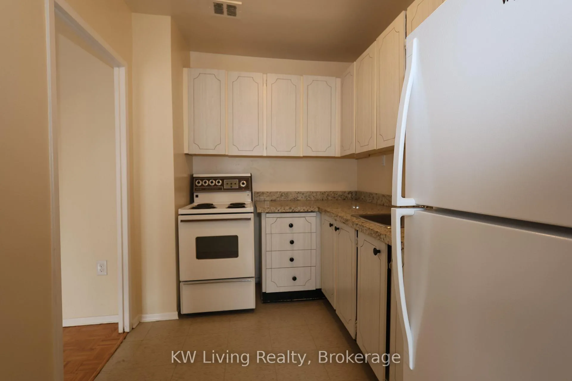 Photo 13 of Unit 309, 480 Lakeshore Road E, Mississauga, Lakeview — HOMEH