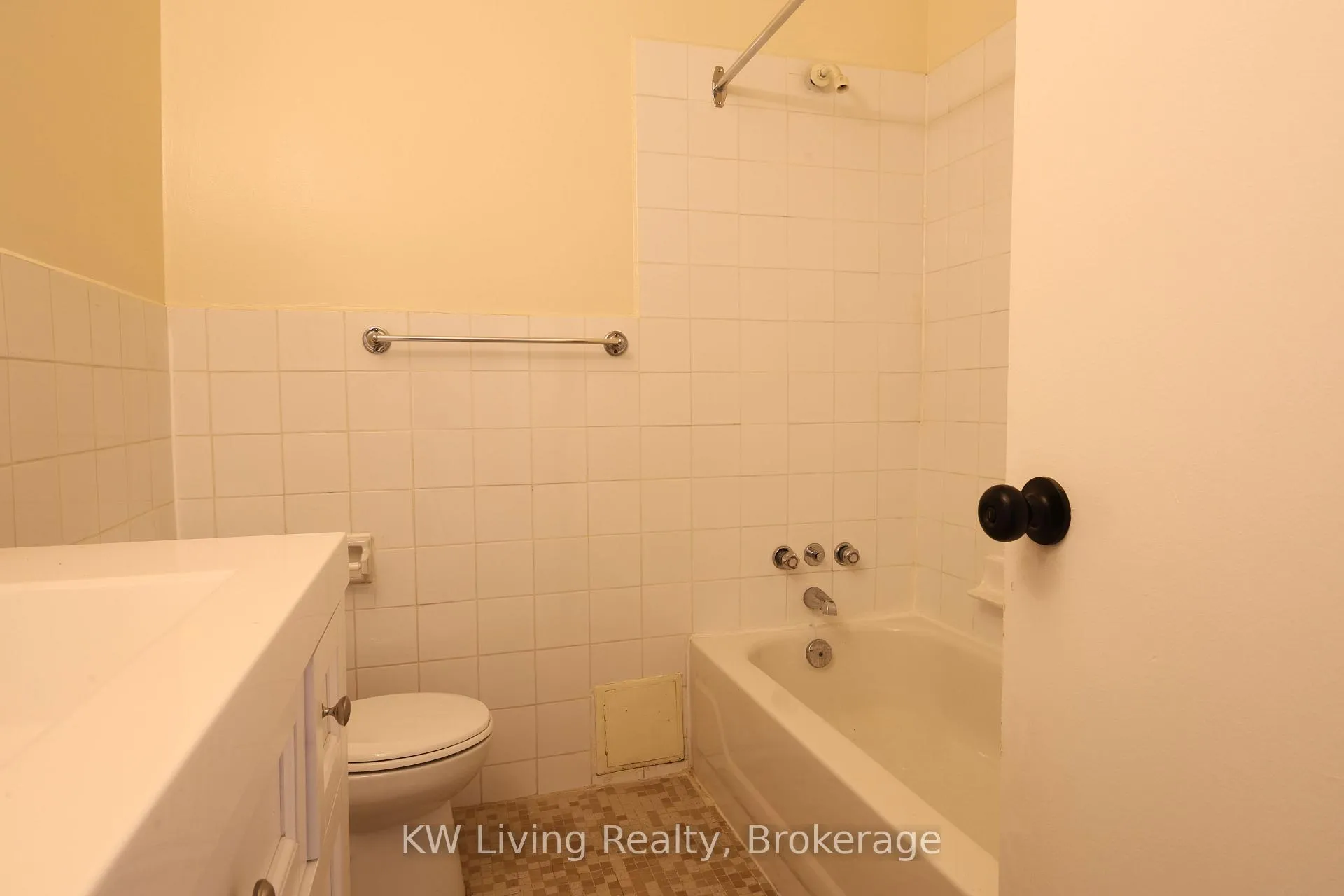 Photo 21 of Unit 309, 480 Lakeshore Road E, Mississauga, Lakeview — HOMEH