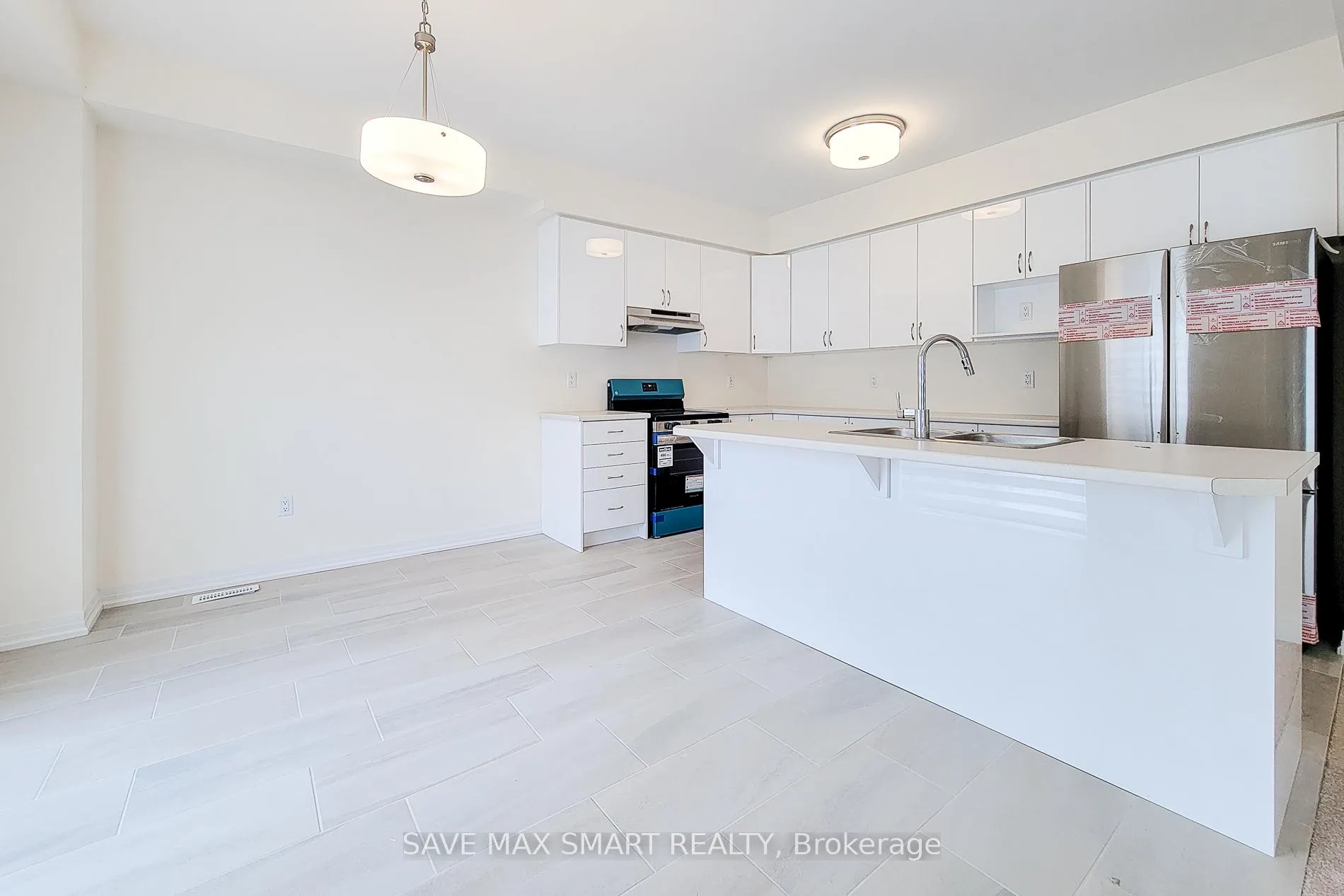 Photo 12 of 34 Dennis Avenue N, Brantford — HOMEH