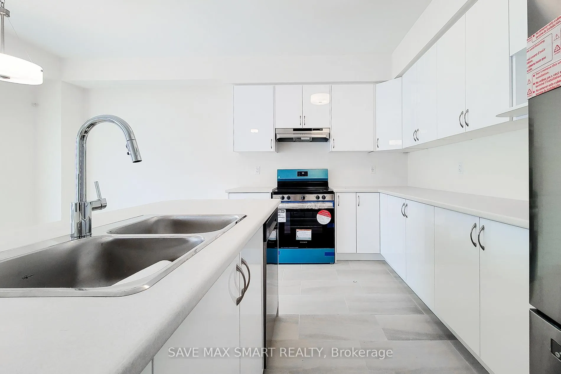 Photo 15 of 34 Dennis Avenue N, Brantford — HOMEH