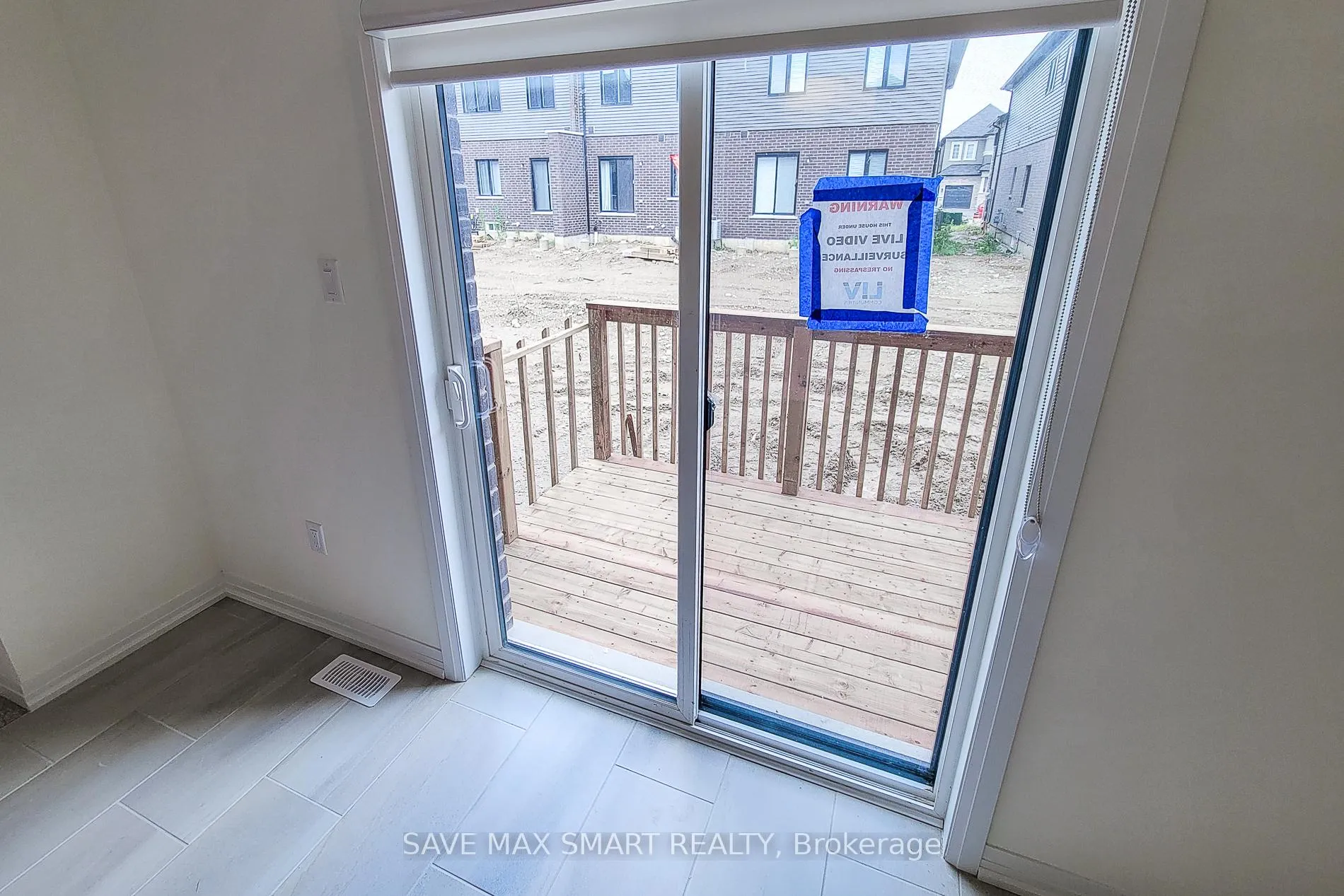 Photo 16 of 34 Dennis Avenue N, Brantford — HOMEH