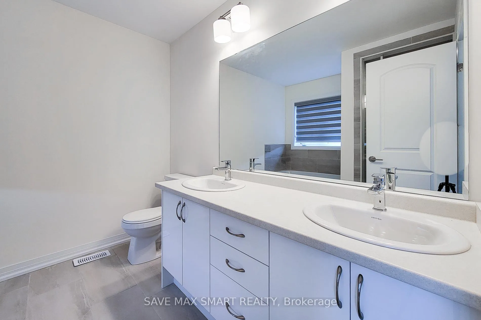 Photo 22 of 34 Dennis Avenue N, Brantford — HOMEH