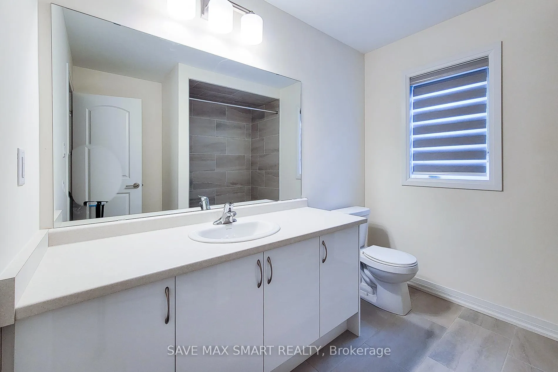 Photo 26 of 34 Dennis Avenue N, Brantford — HOMEH