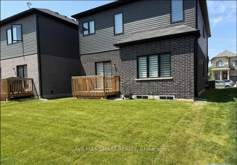 Photo 32 of 34 Dennis Avenue N, Brantford — HOMEH