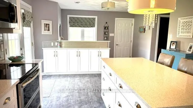 Photo 11 of 690 Howard Avenue, Timmins, TNE - Hill District — HOMEH