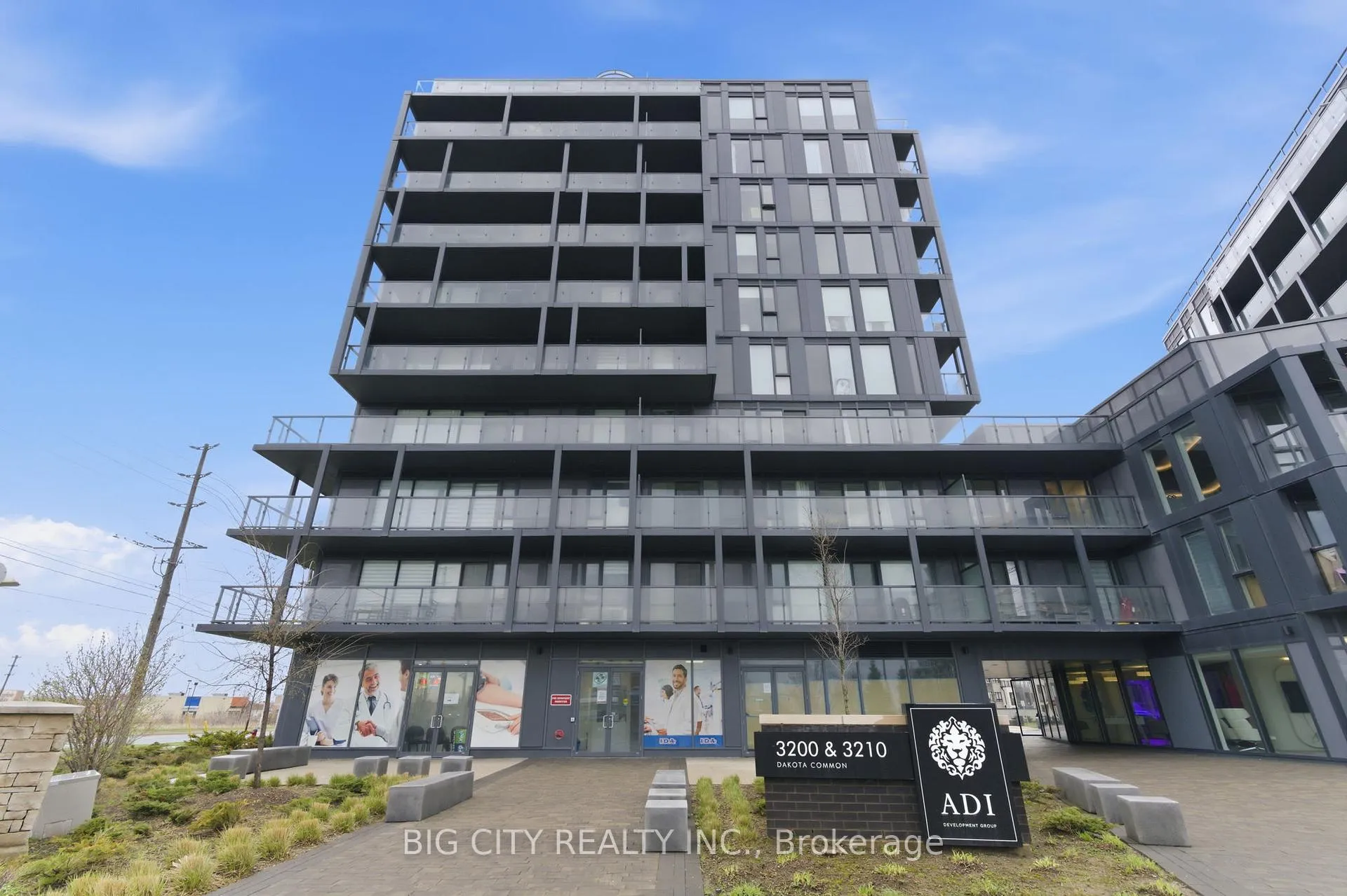 Photo 2 of Unit B303, 3200 Dakota Common, Burlington, Alton — HOMEH