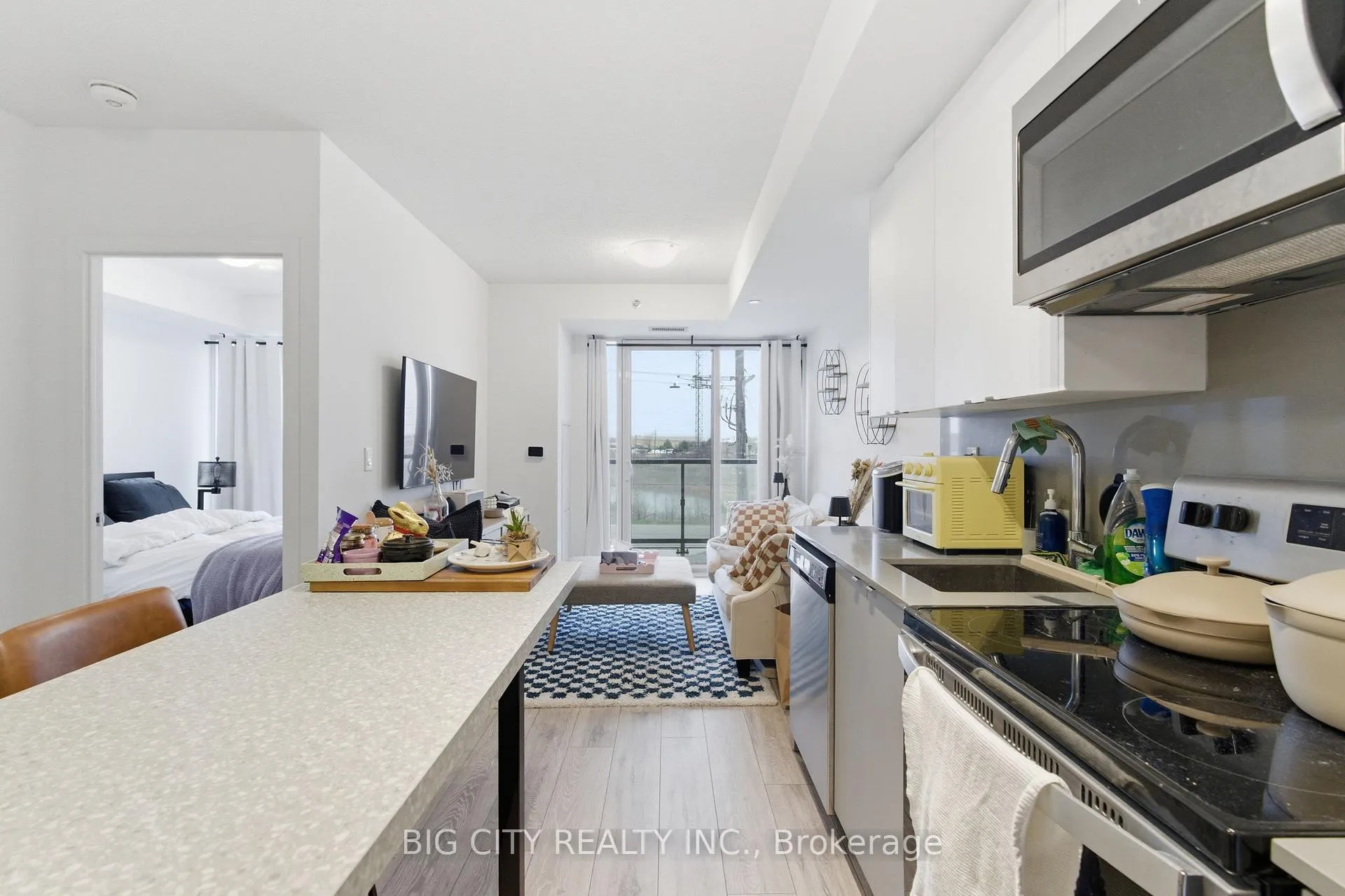 Photo 10 of Unit B303, 3200 Dakota Common, Burlington, Alton — HOMEH