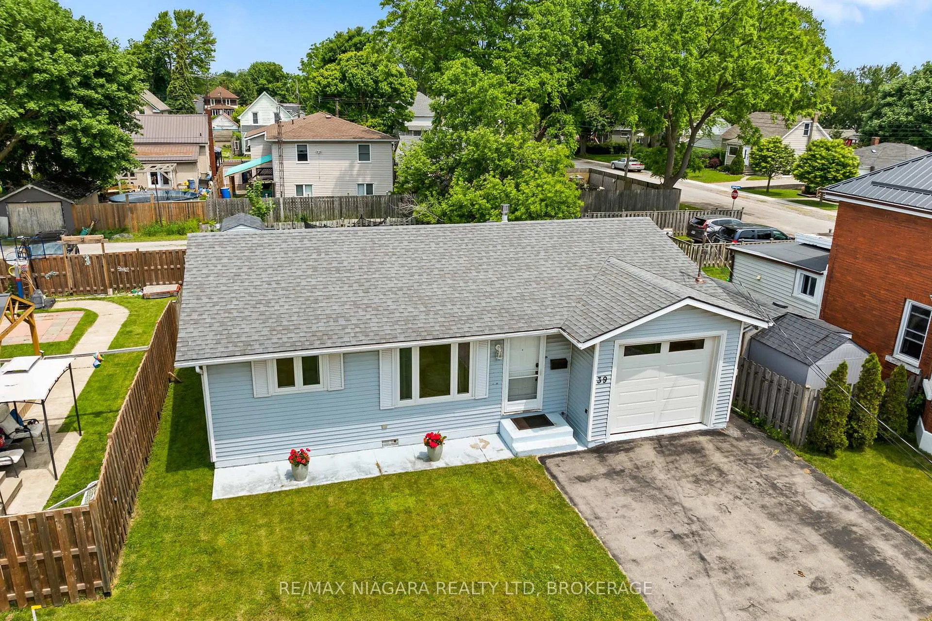 Photo 1 of 39 Pine Street, Port Colborne, Main Street — HOMEH