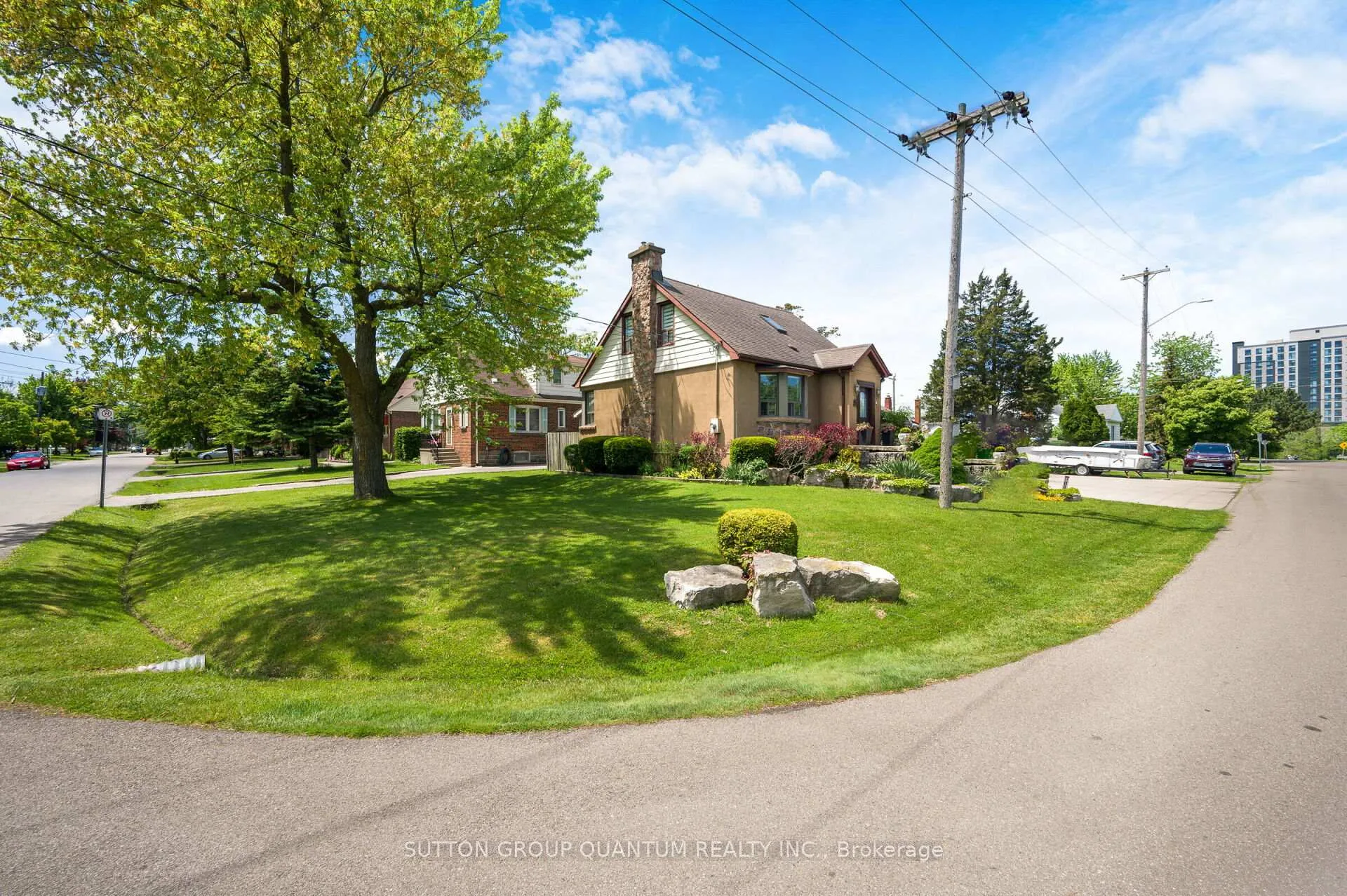Photo 4 of 1 Galbraith Drive, Hamilton, Stoney Creek — HOMEH