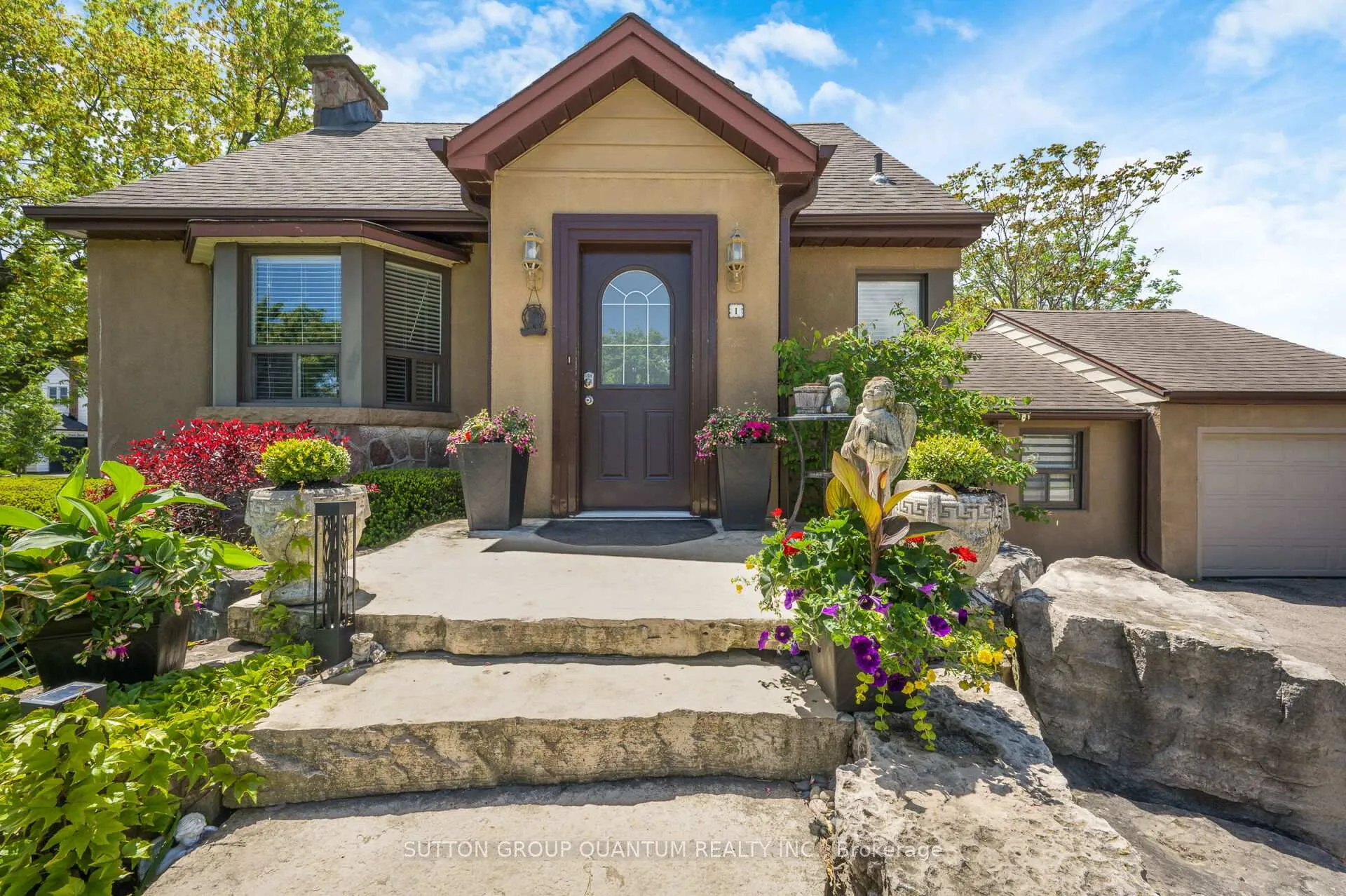 Photo 5 of 1 Galbraith Drive, Hamilton, Stoney Creek — HOMEH