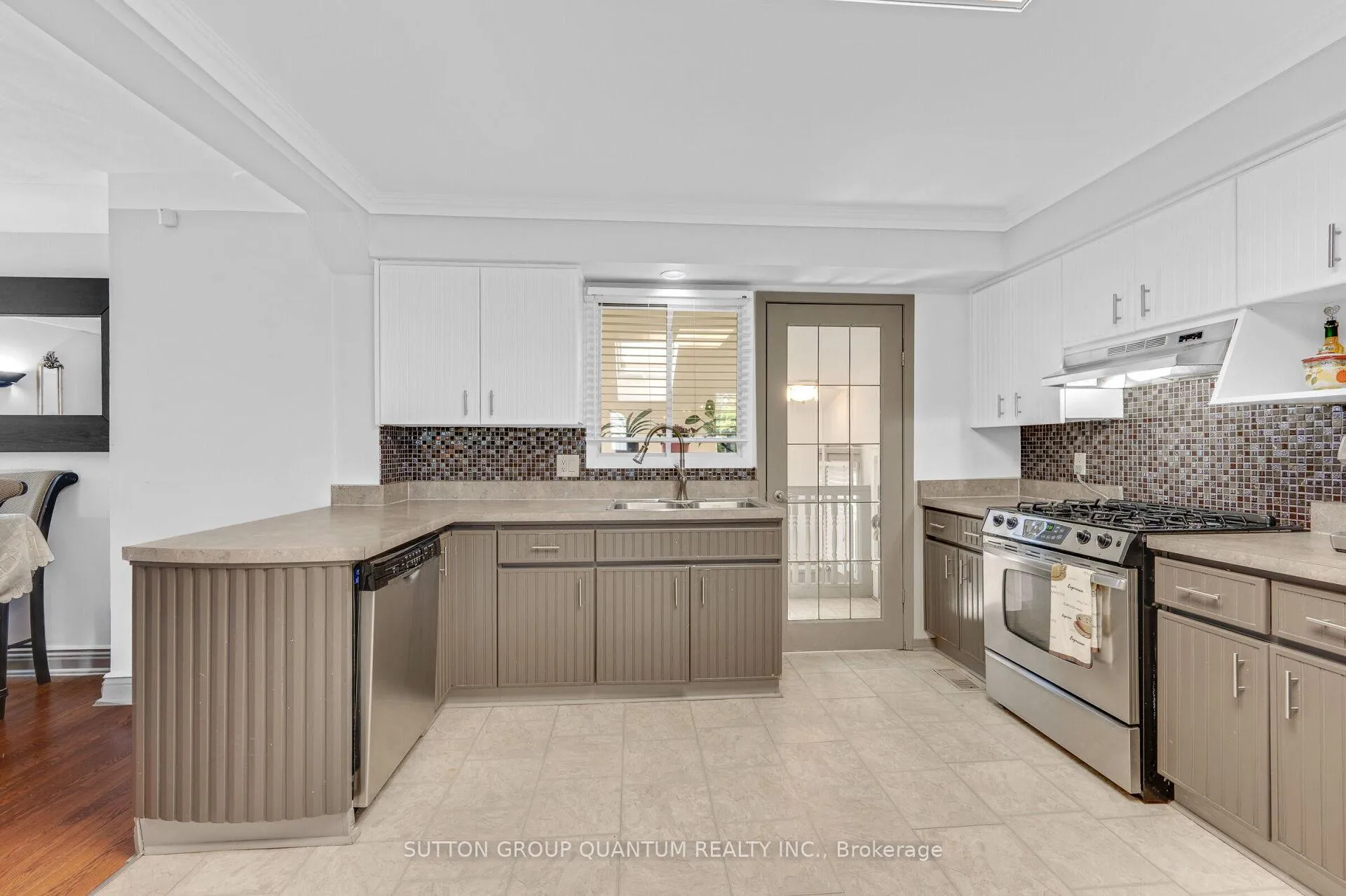 Photo 14 of 1 Galbraith Drive, Hamilton, Stoney Creek — HOMEH