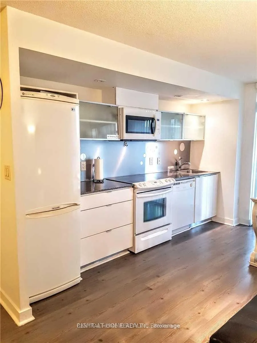 Photo 4 of Unit 729, 4K Spadina Avenue W, Toronto, Waterfront Communities — HOMEH