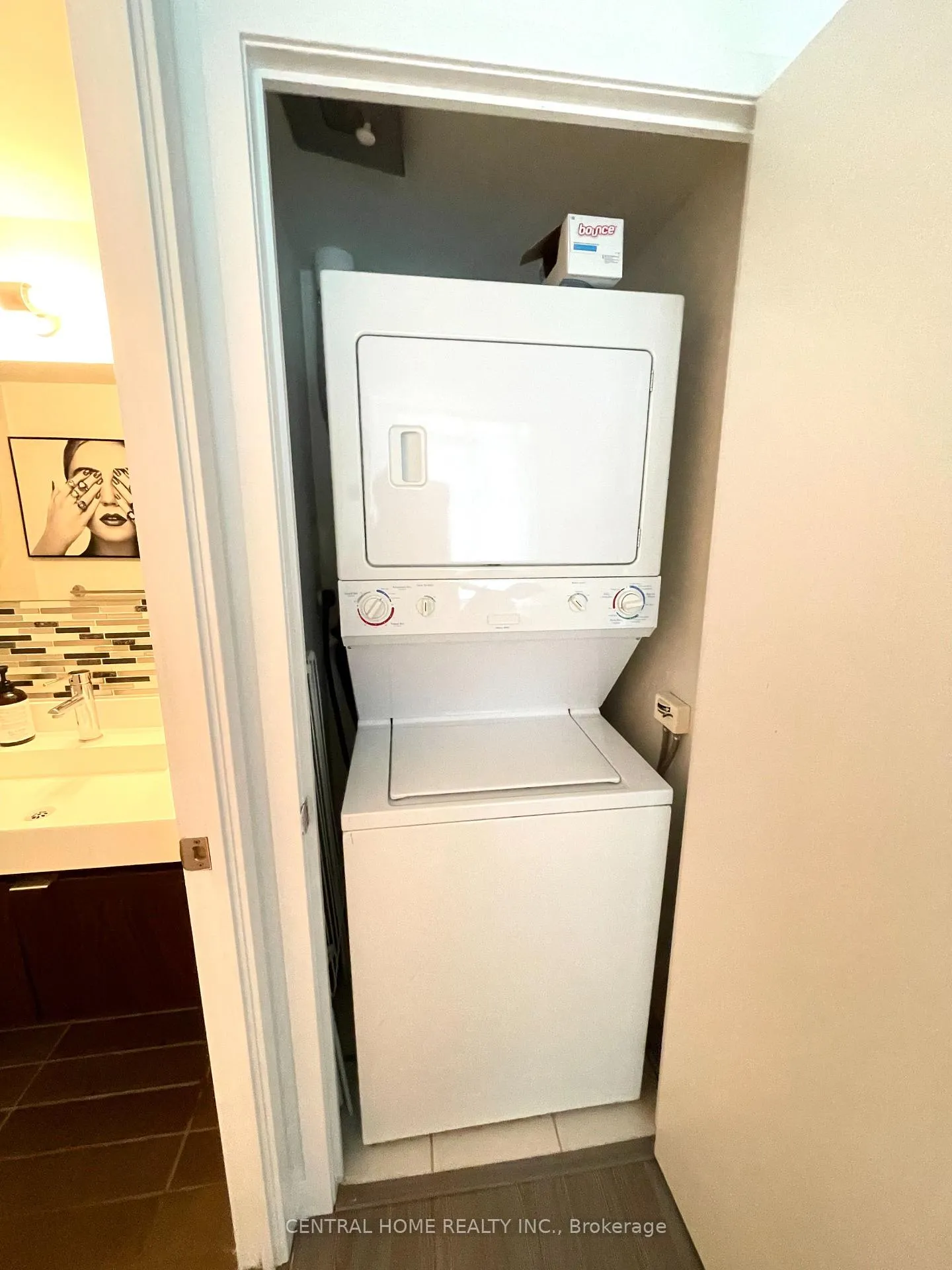 Photo 8 of Unit 729, 4K Spadina Avenue W, Toronto, Waterfront Communities — HOMEH