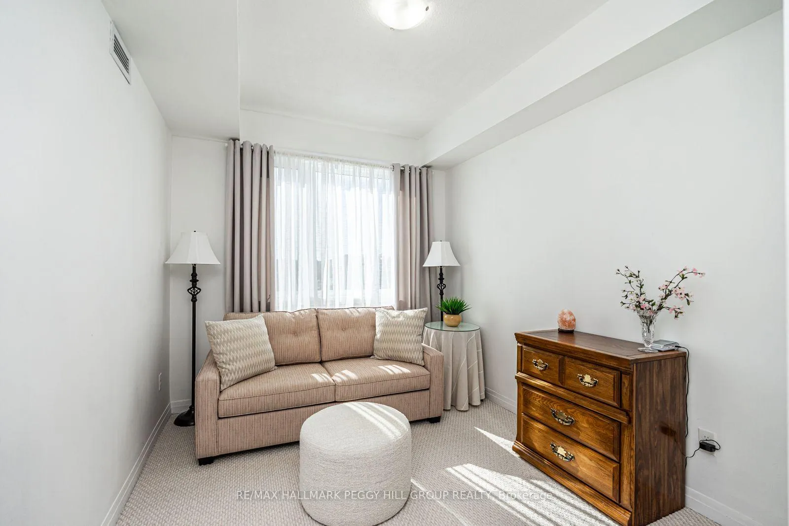 Photo 9 of Unit 404, 295 Cundles Road E, Barrie, Little Lake — HOMEH