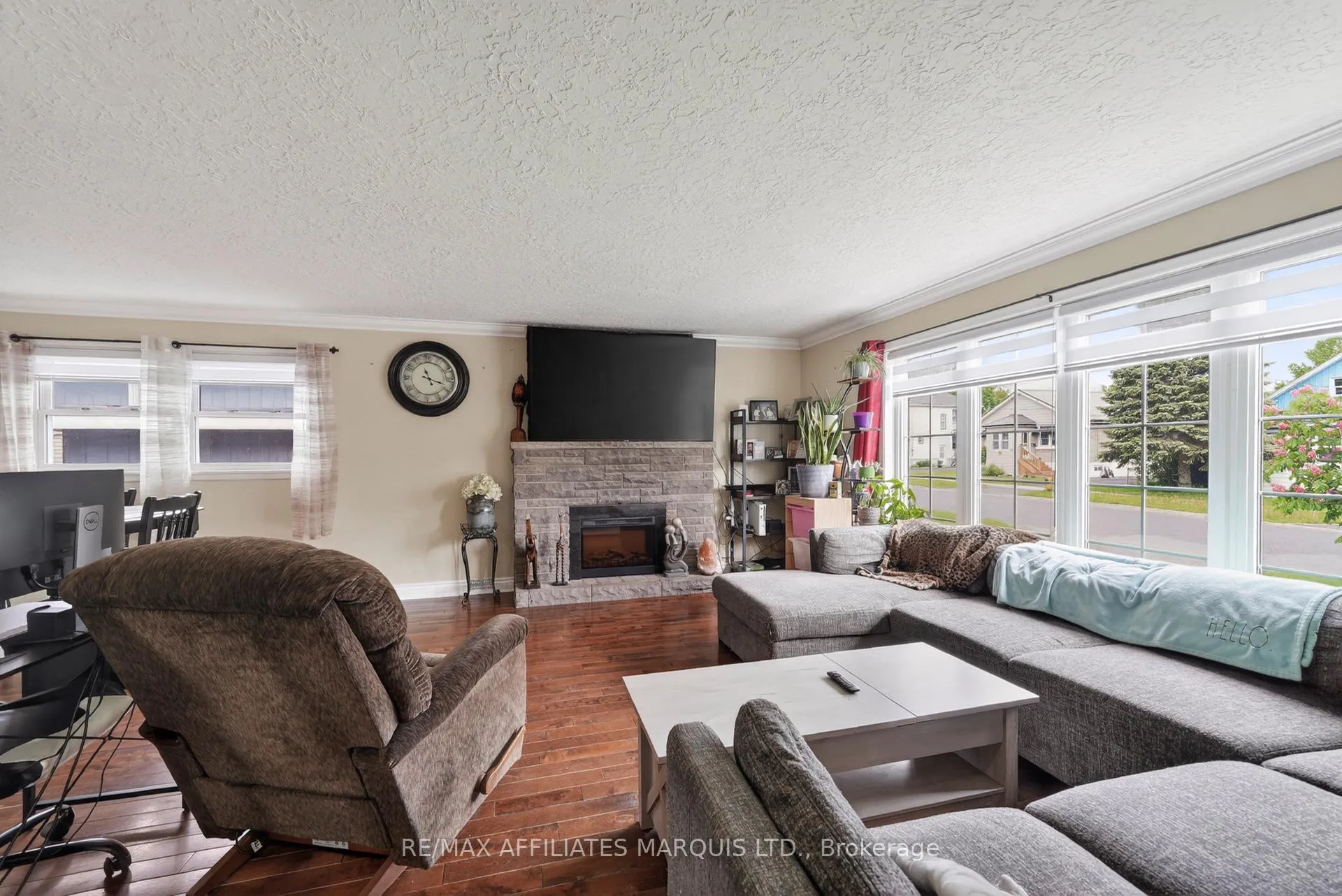 Photo 6 of 19 Dunbar Avenue, Cornwall — HOMEH